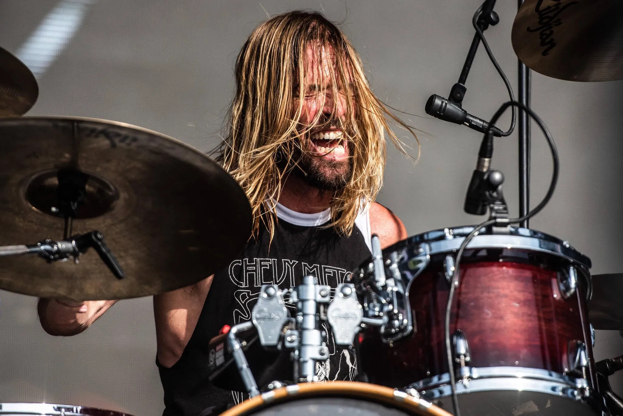 Taylor Hawkins, Death, Concert, Switzerland, 2050x1370 HD Desktop