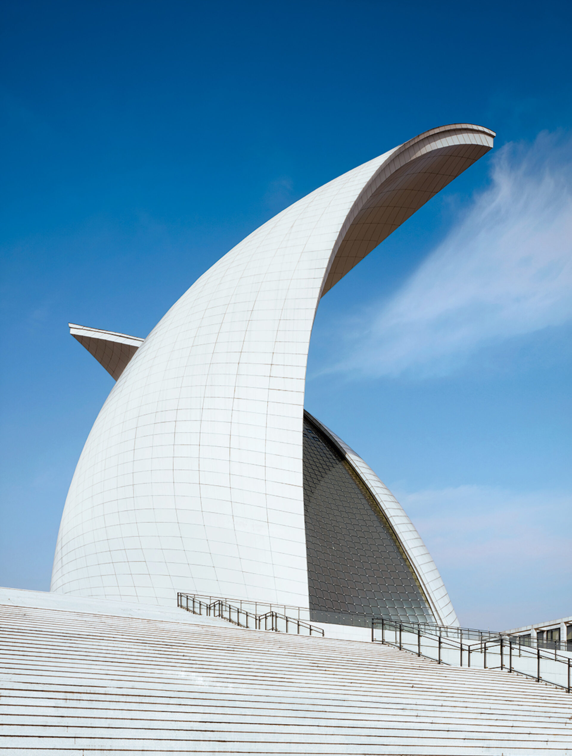 Maritime Museum, Architect Werner Sobek, Museum's appeal, Unique design, 1920x2540 HD Phone