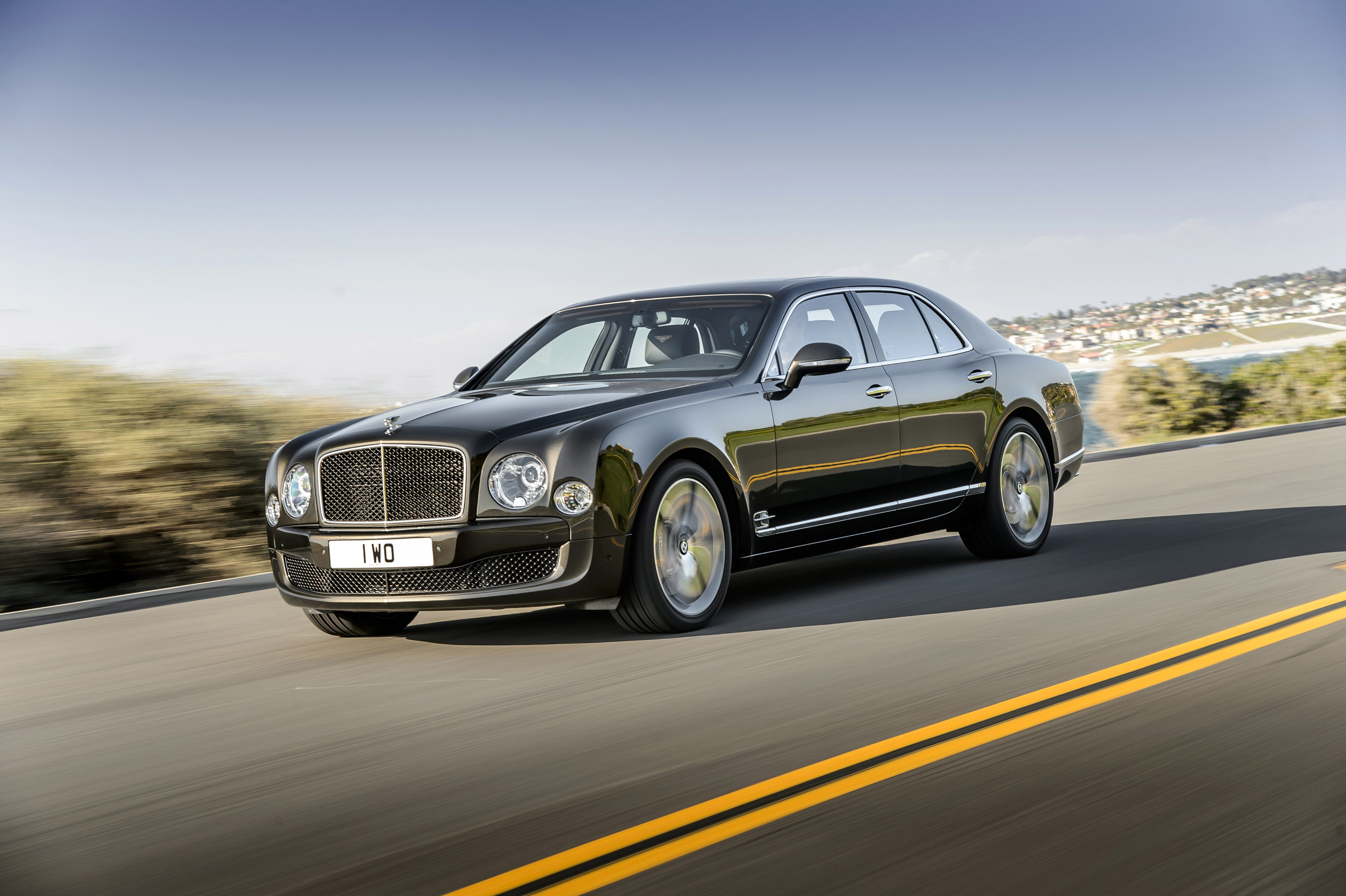 Bentley Mulsanne, Speed demon, Class in motion, Captivating beauty, 3000x2000 HD Desktop