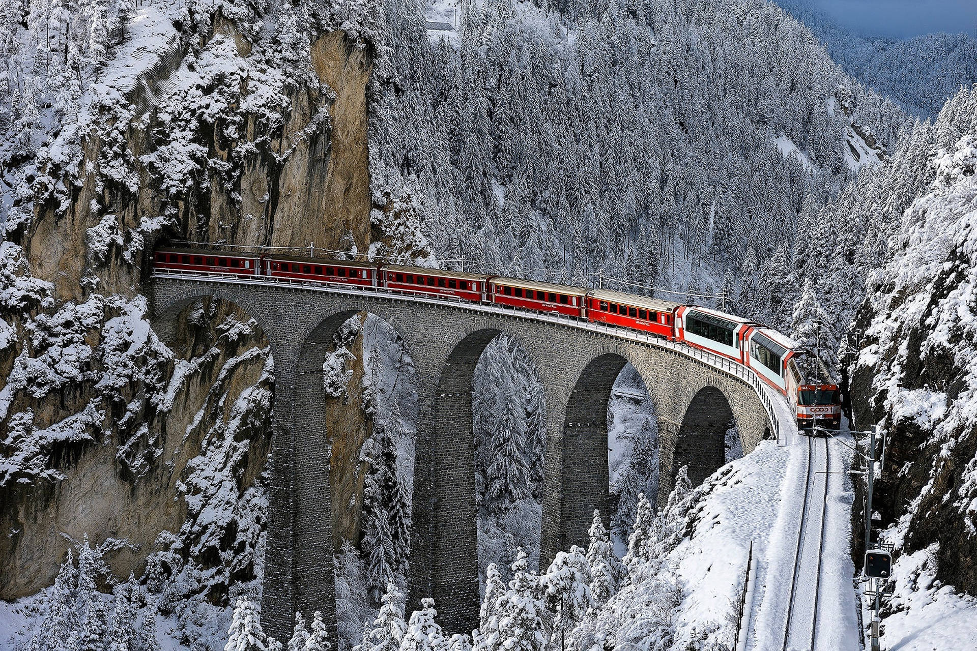 Landwasser Viaduct, Rhaetian Railway train, Snow-covered Swiss Alps, HD Desktop wallpaper
