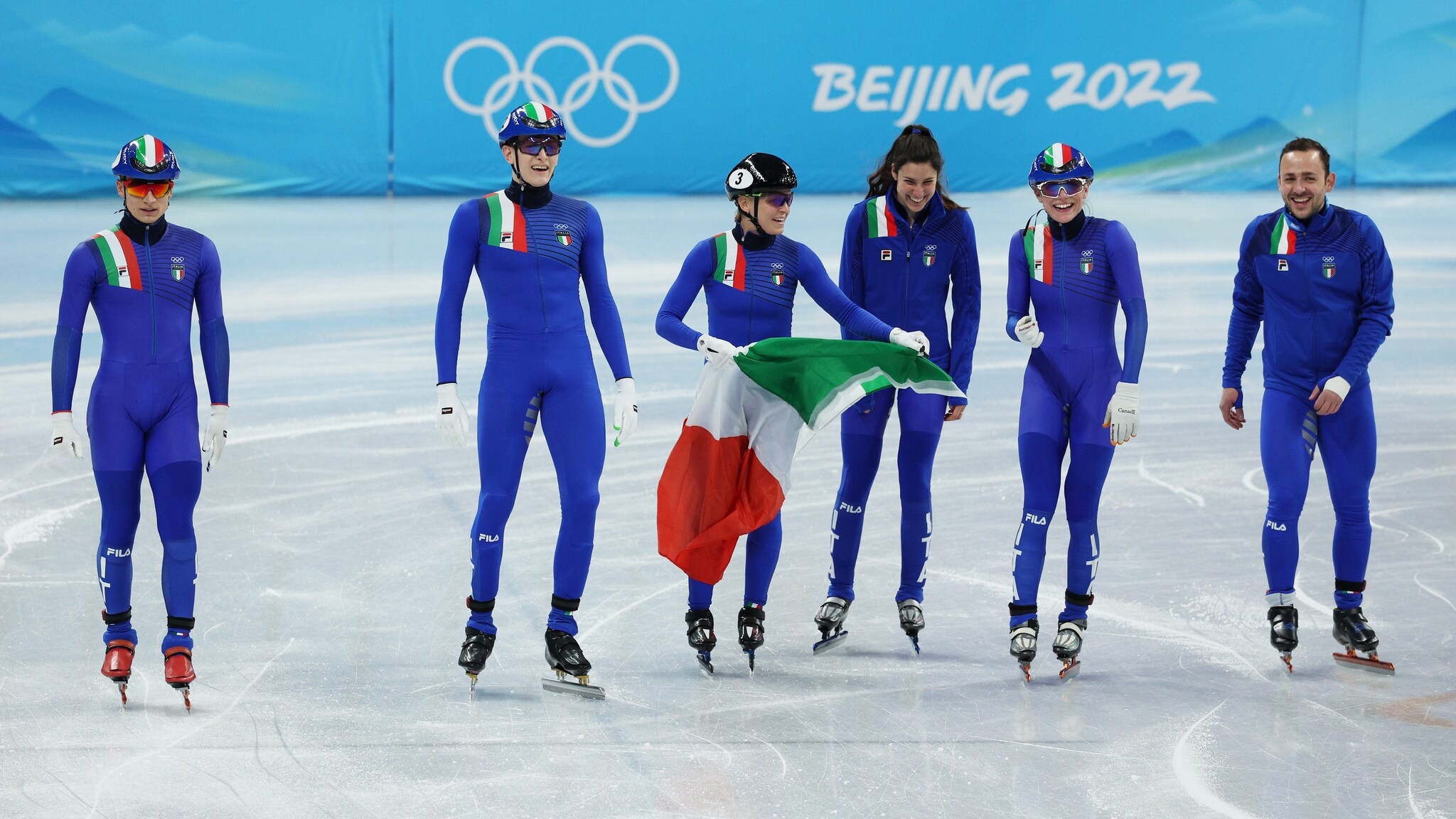 Team Italy, Arianna Fontana Wallpaper, 2050x1160 HD Desktop