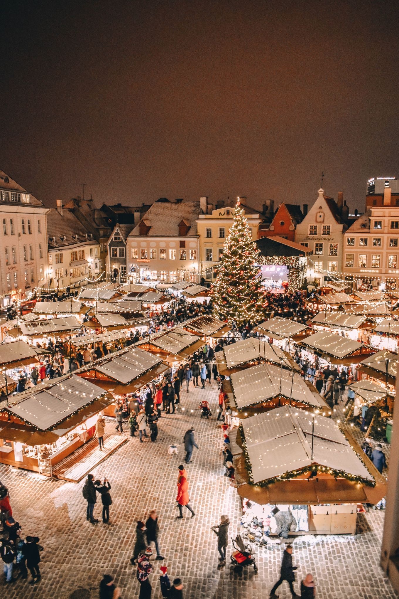 Tallinn city, Estonia, Wanderer traveler ideas, 1360x2040 HD Phone