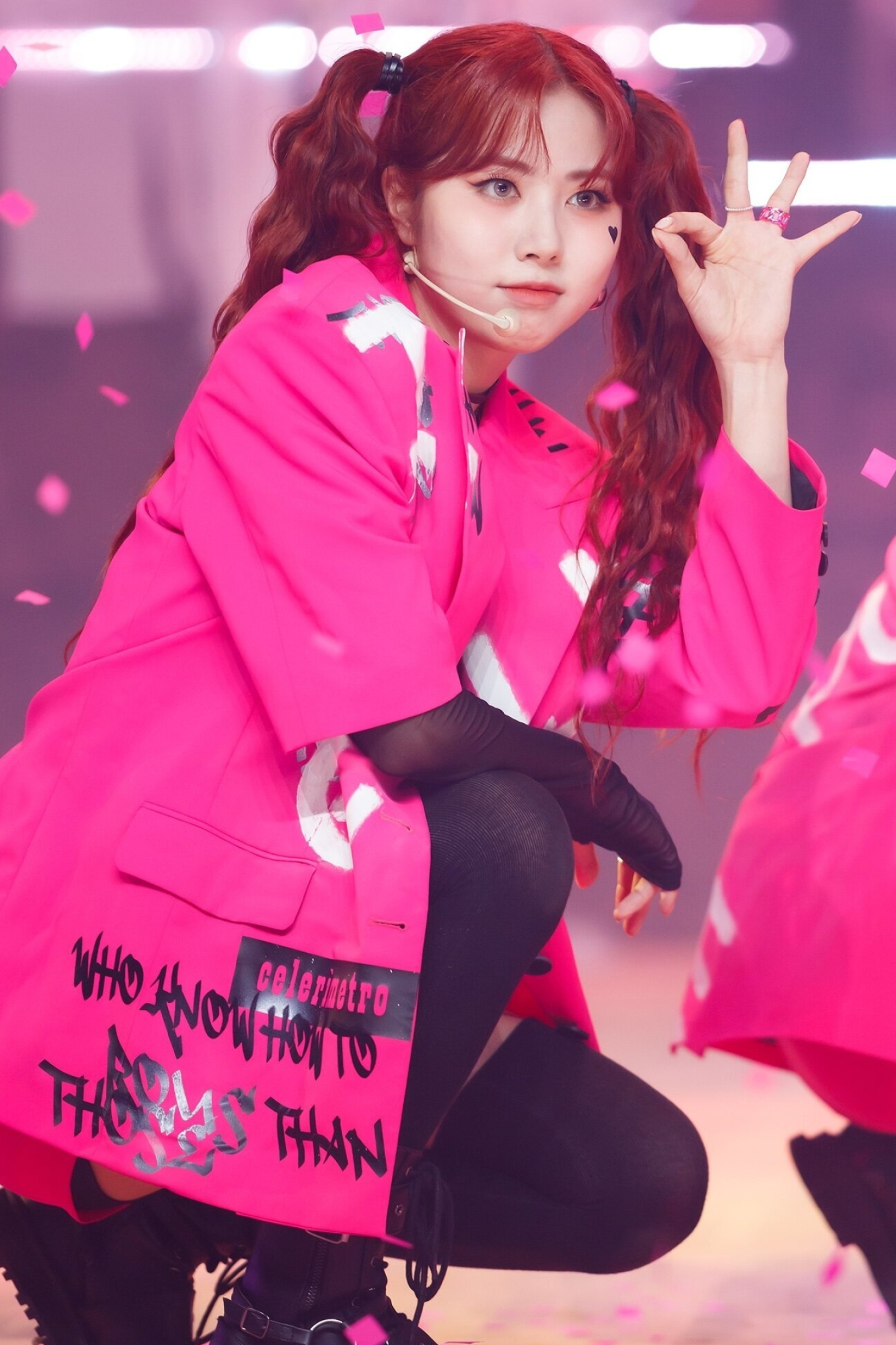 July 28, 2022 PURPLE KISS Ireh - 'Nerdy' at M COUNTDOWN | Kpopping 1600x2400