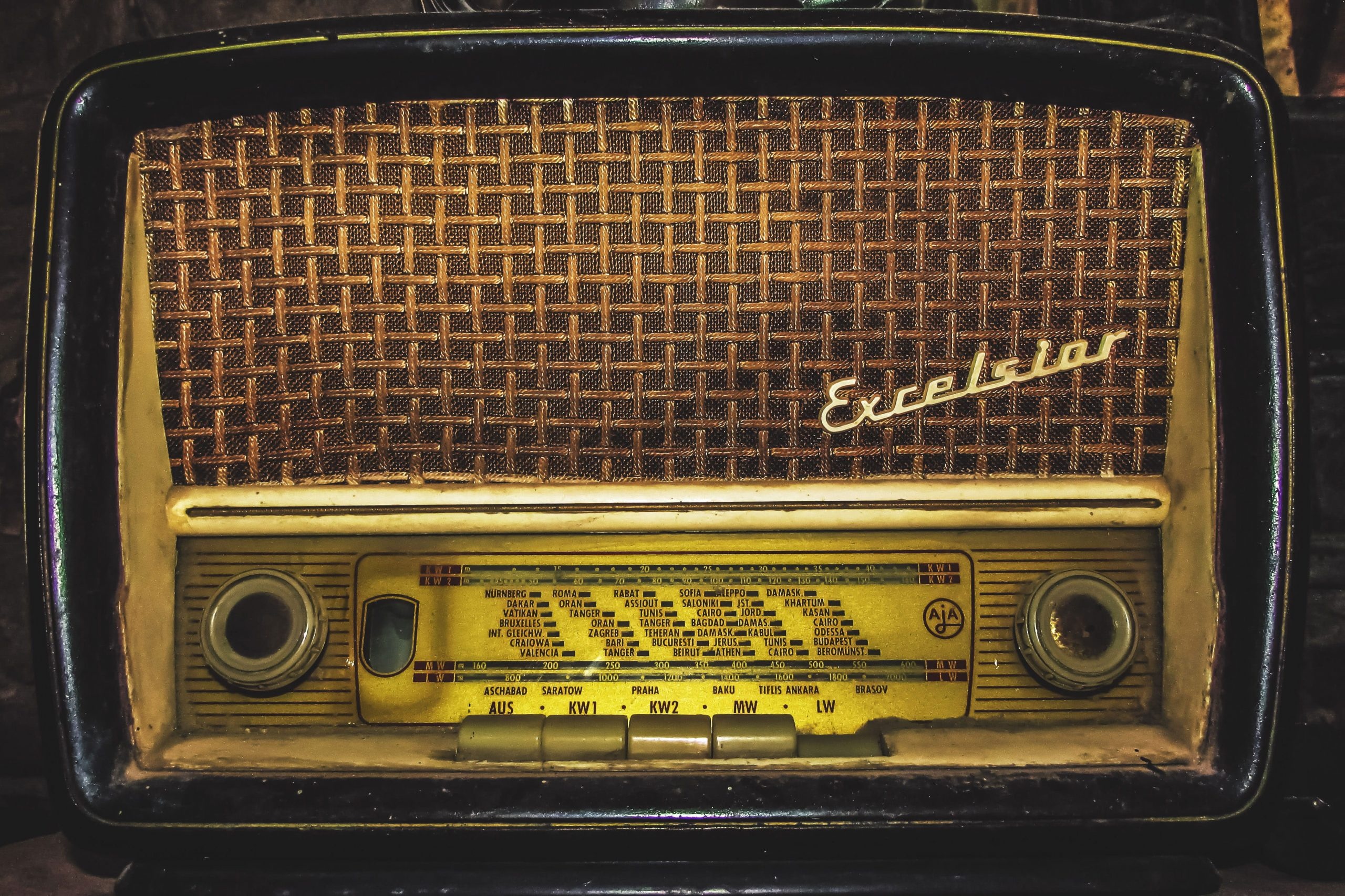 Excelsior vintage tube radio, Woven speaker grille cloth, Analog radio tuning dial, HD Desktop wallpaper