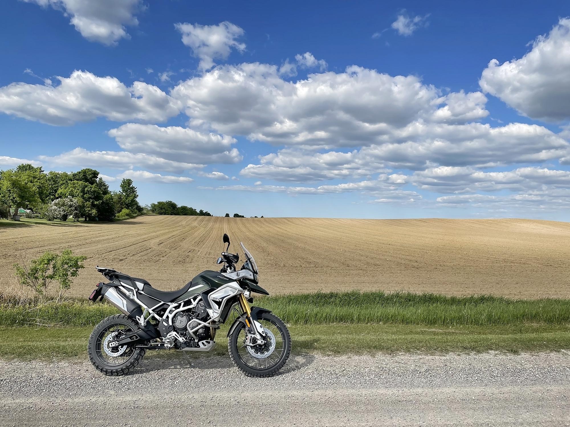 Triumph Tiger 900, Exploring Ontario's dirt roads, Best designs, 2000x1500 HD Desktop