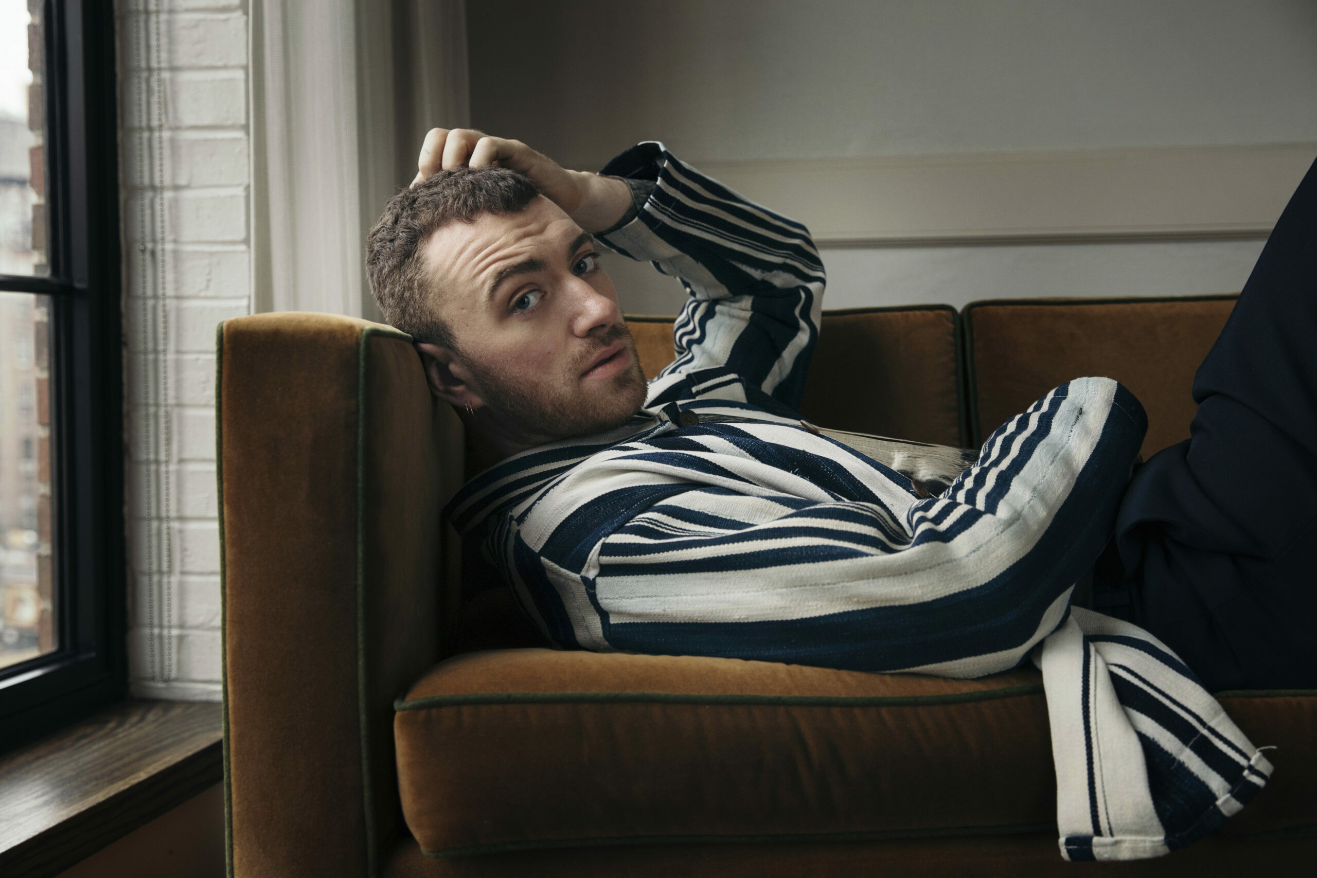 Sam Smith, 5K resolution, Stunning backgrounds, Visual masterpiece, 2560x1710 HD Desktop