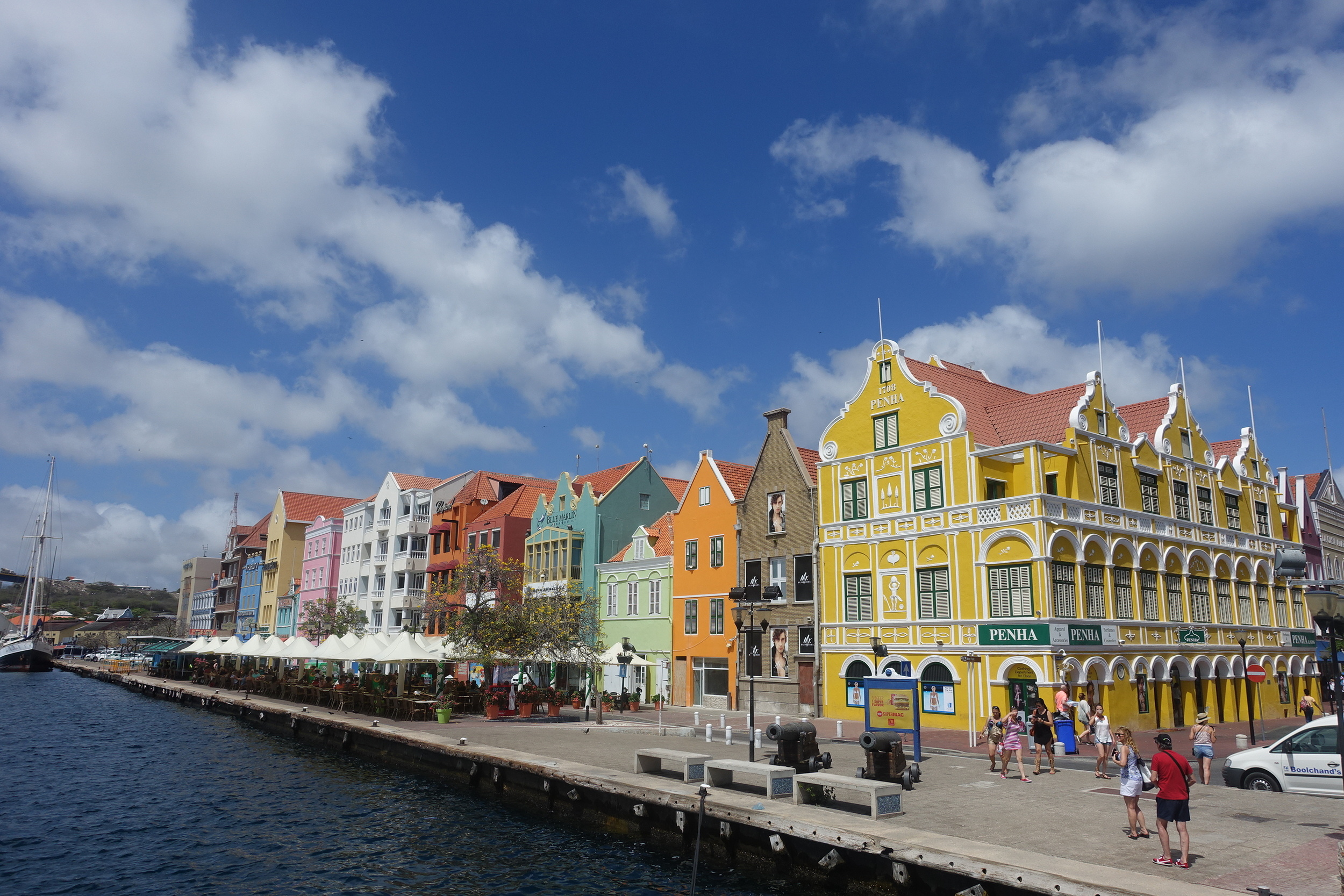 Country of Curacao, Ten things to do, Aruba & Curaao, Dodgy knees, 2500x1670 HD Desktop
