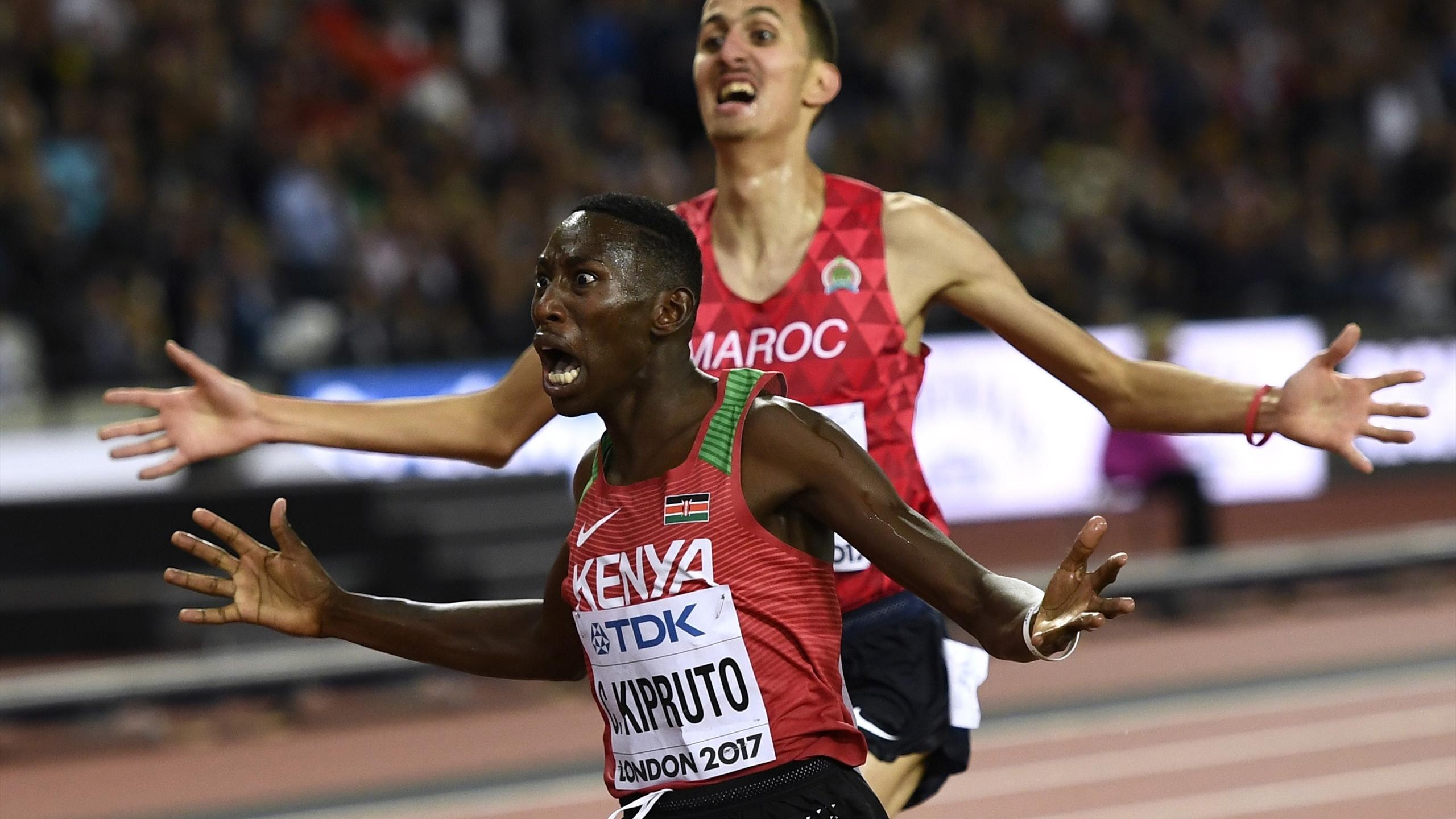 Conseslus Kipruto, Former champion, Steeplechase gold, Impressive performance, 2560x1440 HD Desktop