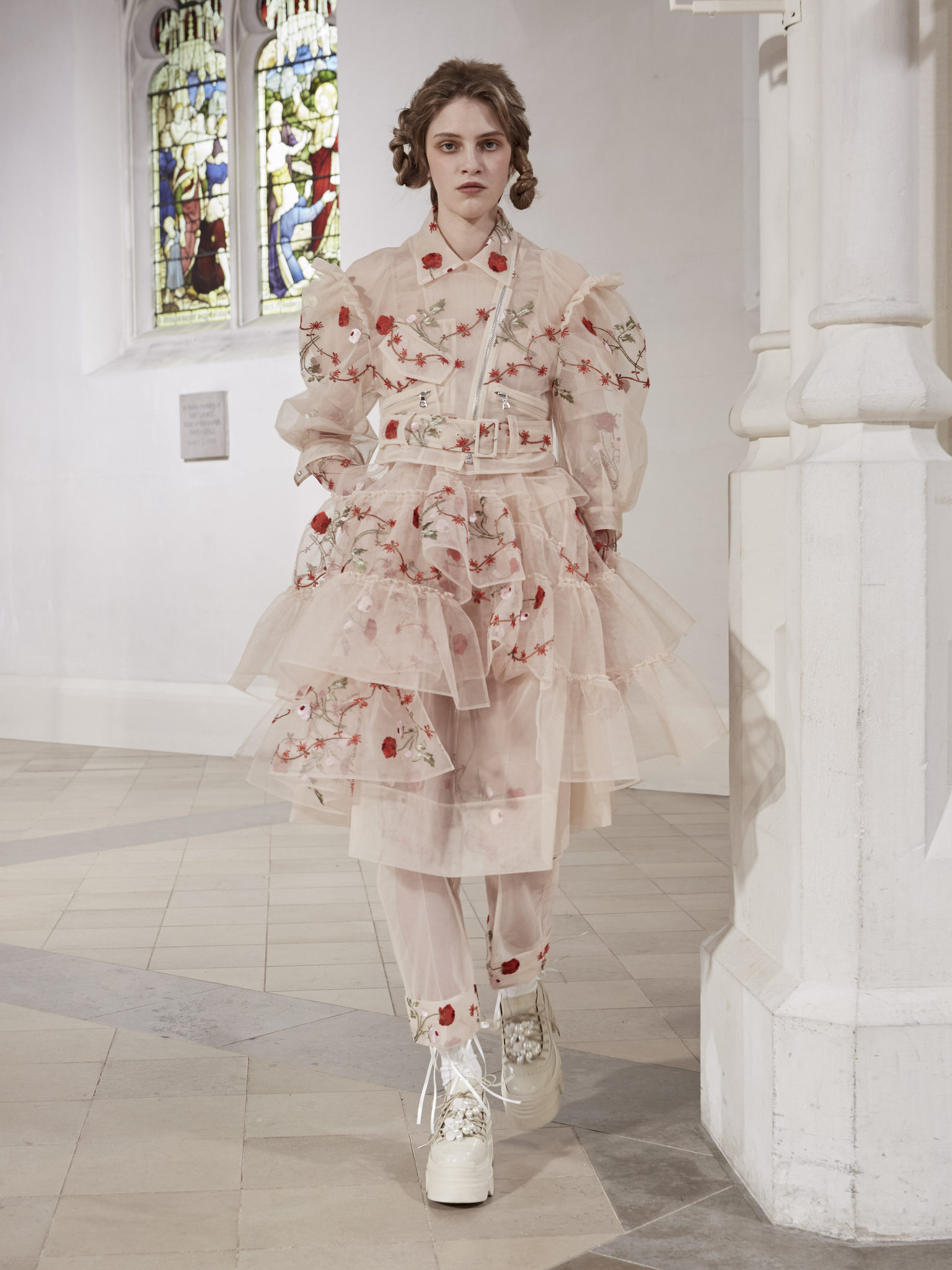 Simone Rocha, London Fashion Week, QEII Award, 1540x2050 HD Phone