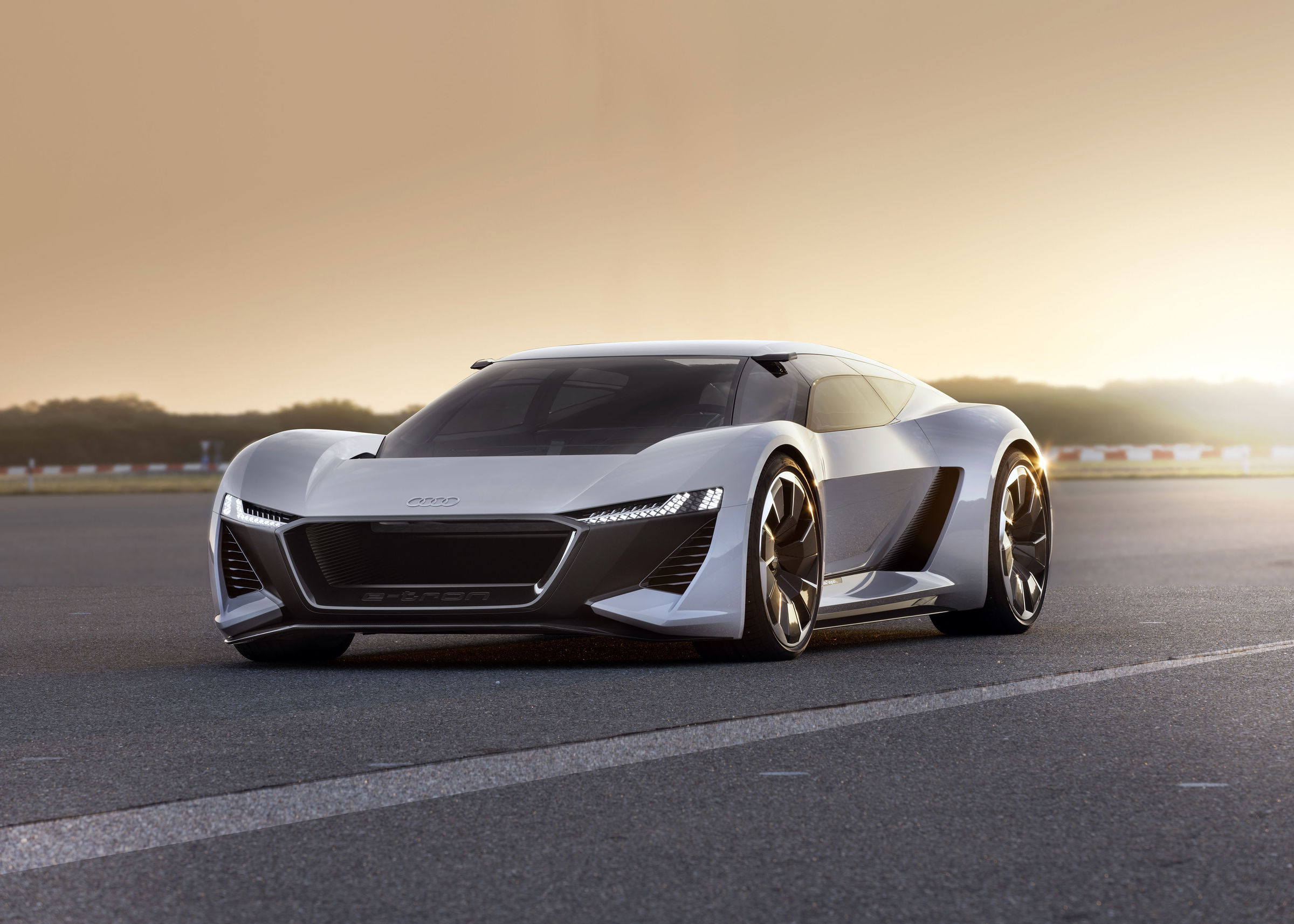 Audi e-tron Concept, asphalt racetrack surface, golden hour sky, HD Desktop wallpaper