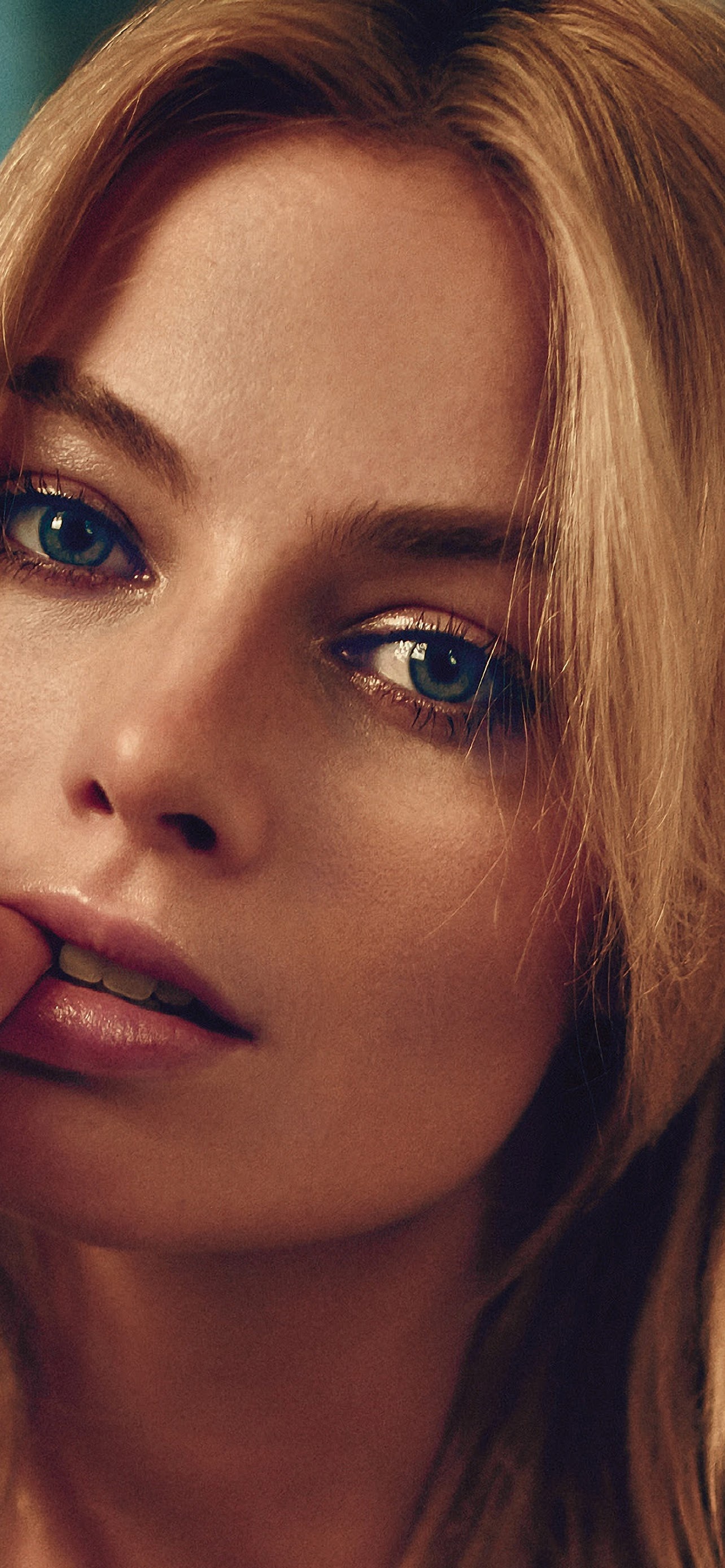 Margot Robbie, iPhone screensaver, Stunning 4K, Free celebrity, 1290x2780 HD Phone