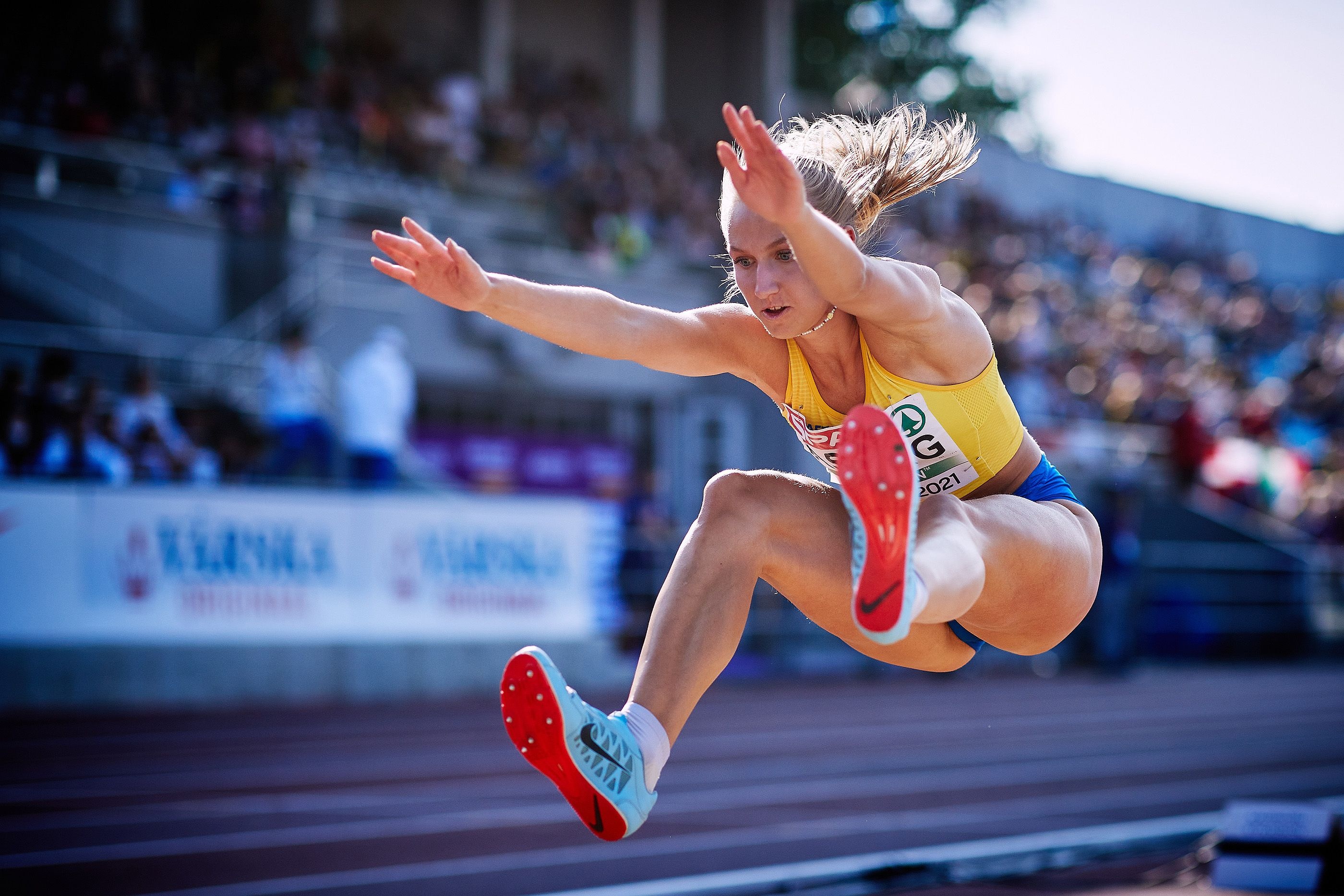 Maja Askag, Long Jump Wallpaper, 2800x1870 HD Desktop
