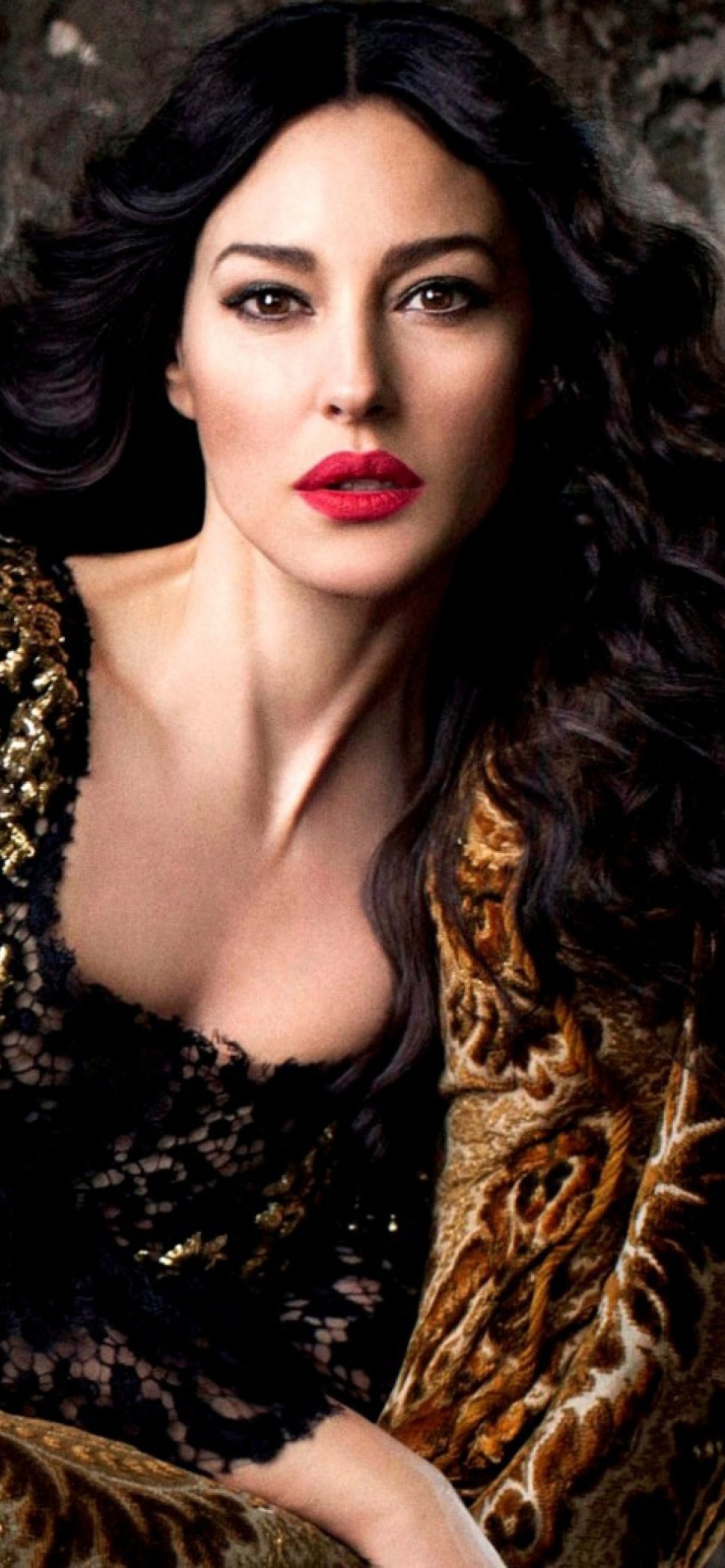 Monica Bellucci, Gorgeous wallpaper, iPhone 11 Pro, Italian beauty, 1170x2540 HD Phone