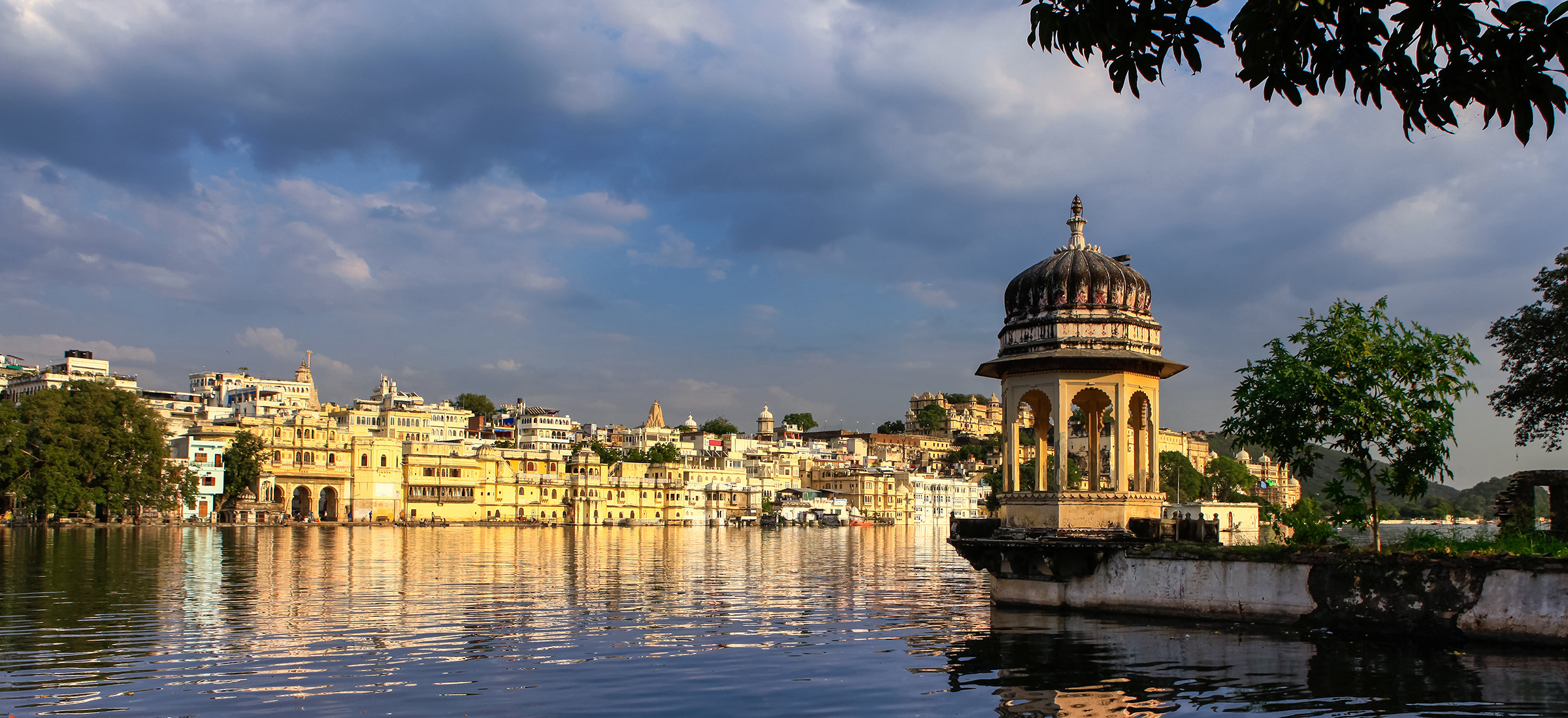 Lake Pichola, Udaipur travel, Best time to visit, Rajasthan, 2400x1100 Dual Screen Desktop