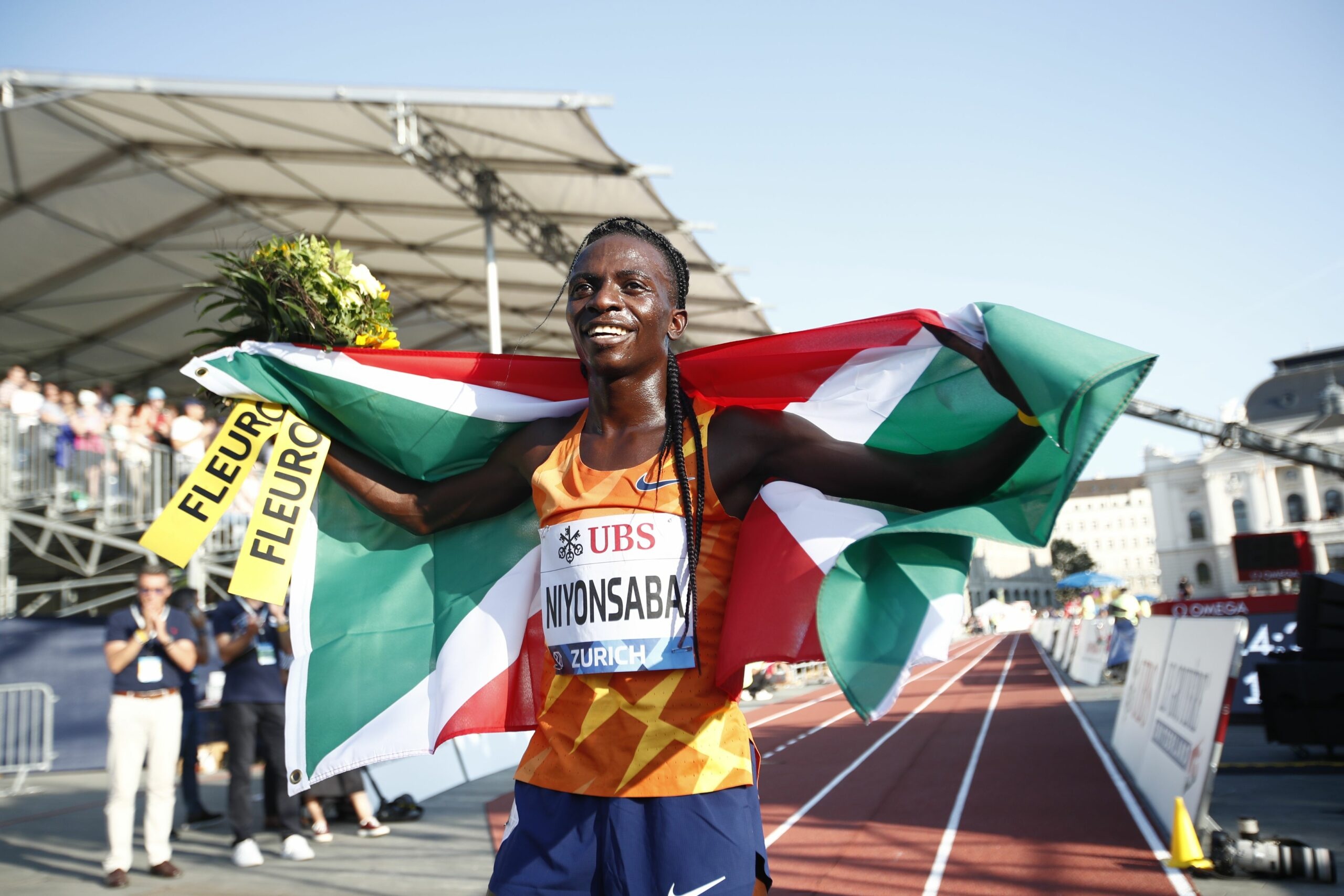 Francine Niyonsaba, Zurich Diamond League final, DL 5k title, Athletics news, 2560x1710 HD Desktop