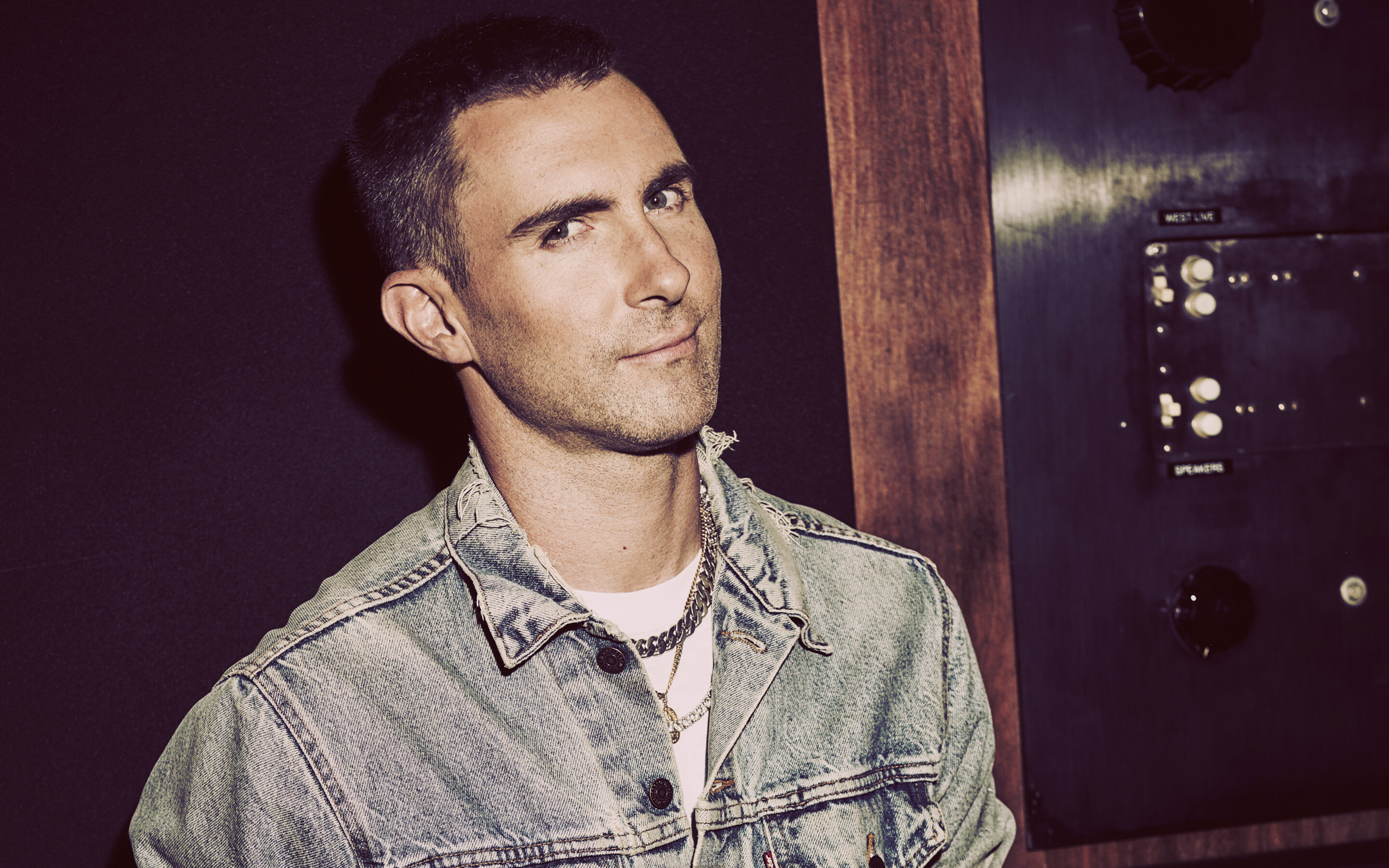 Adam Levine, Portrait wallpapers, American singer, Star appeal, 2880x1800 HD Desktop