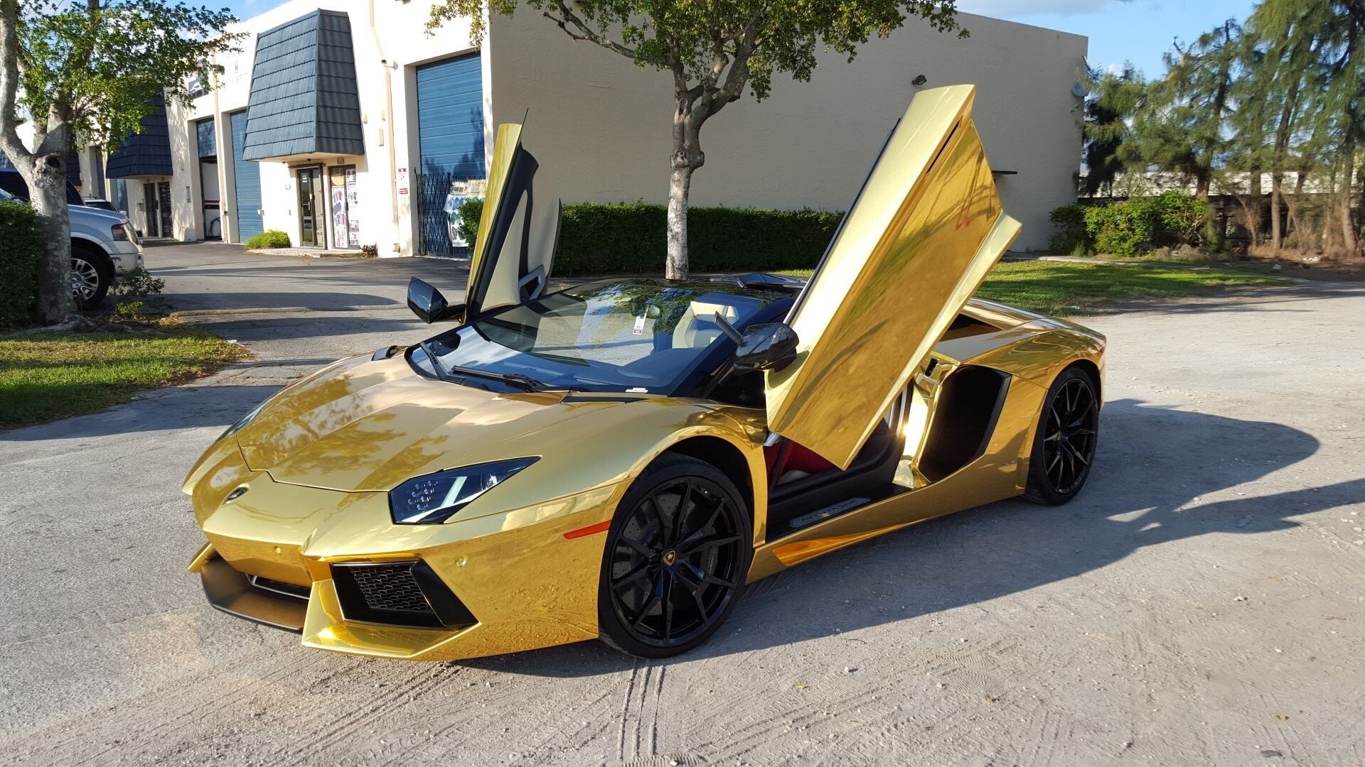 LP 750-4 Roadster Doors Up, Gold Lamborghini Wallpaper, 1920x1080 Full HD Desktop