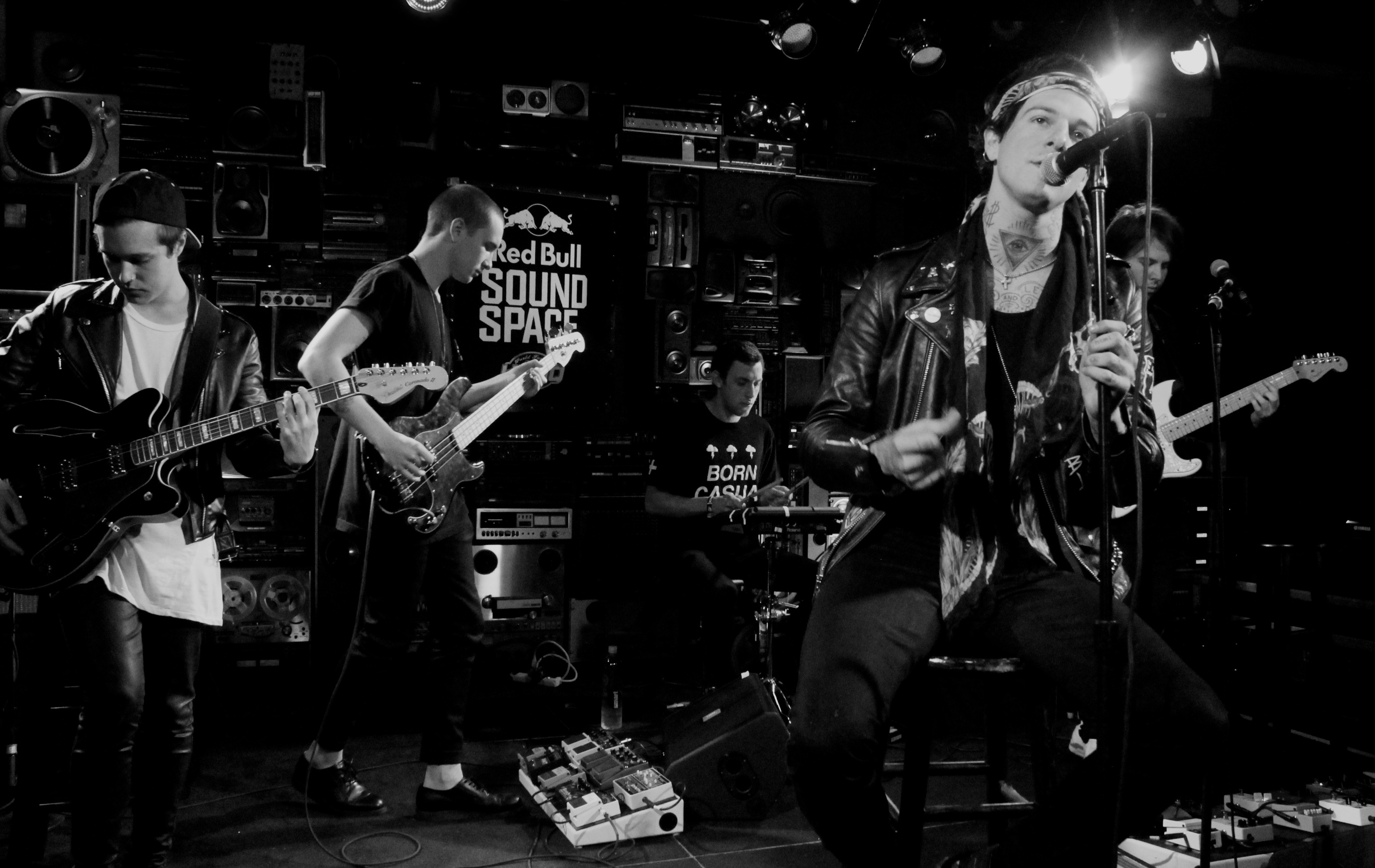 The Neighbourhood Surprise Release New HARD EP - mxdwn Music 3070x1940