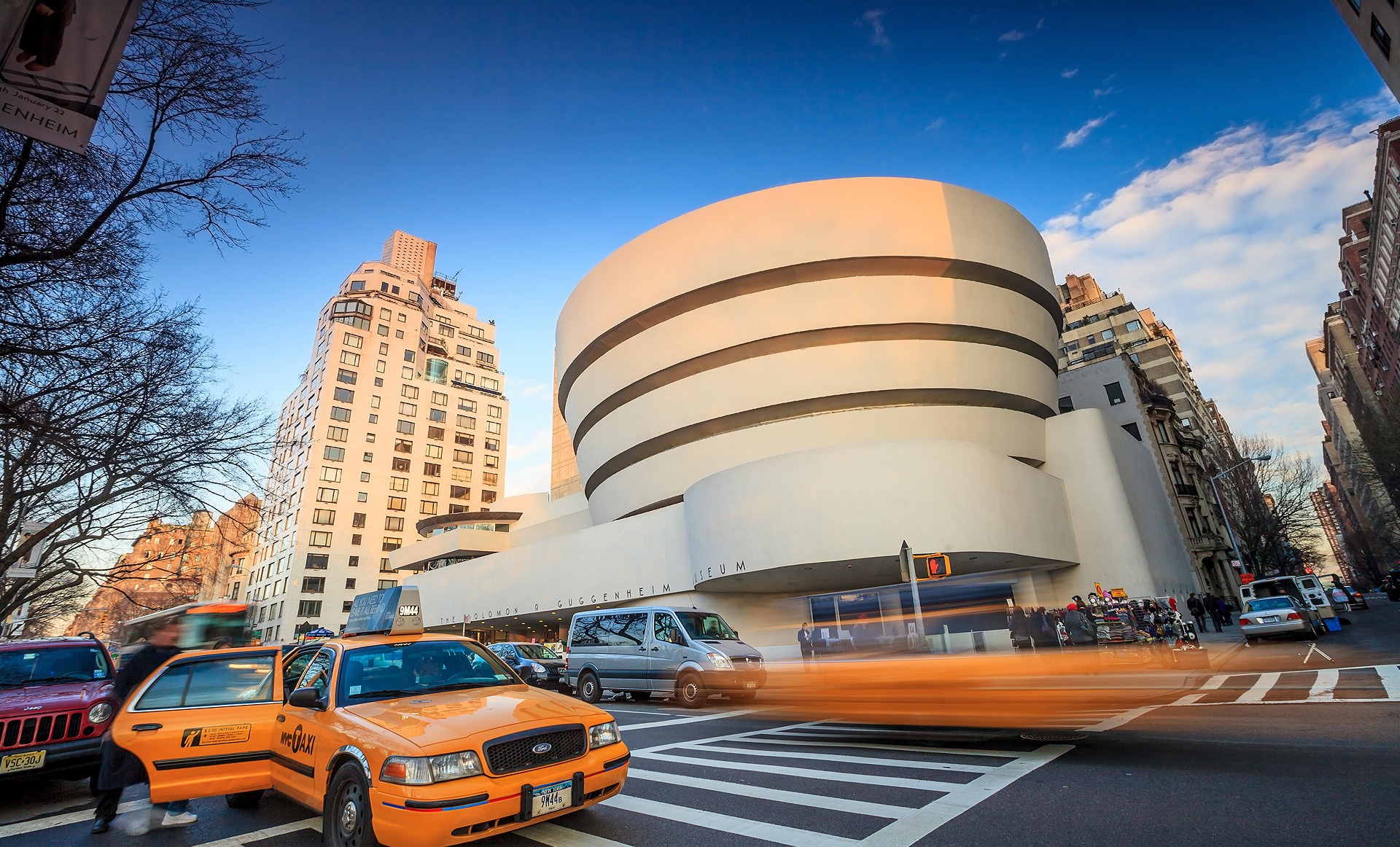 Visiting the guggenheim museum, New York City, 1920x1170 HD Desktop