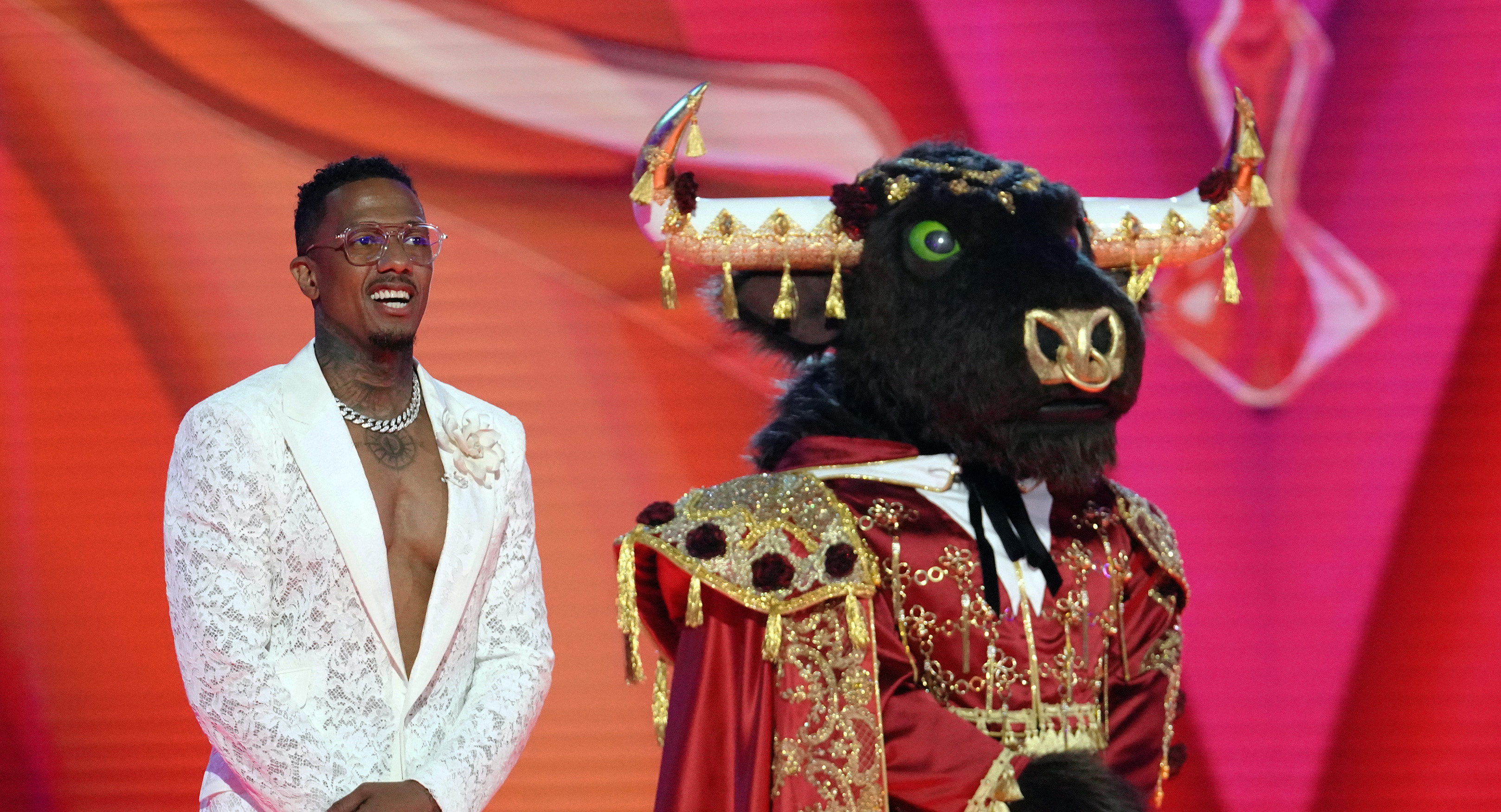 The Masked Singer, Bull's identity reveal, 3240x1750 HD Desktop