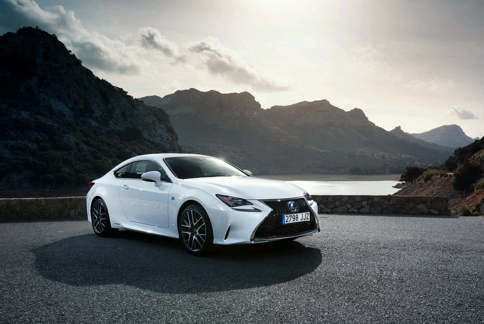 Lexus RC, 300h F Sport, Hybrid power, Luxurious styling, 2050x1380 HD Desktop