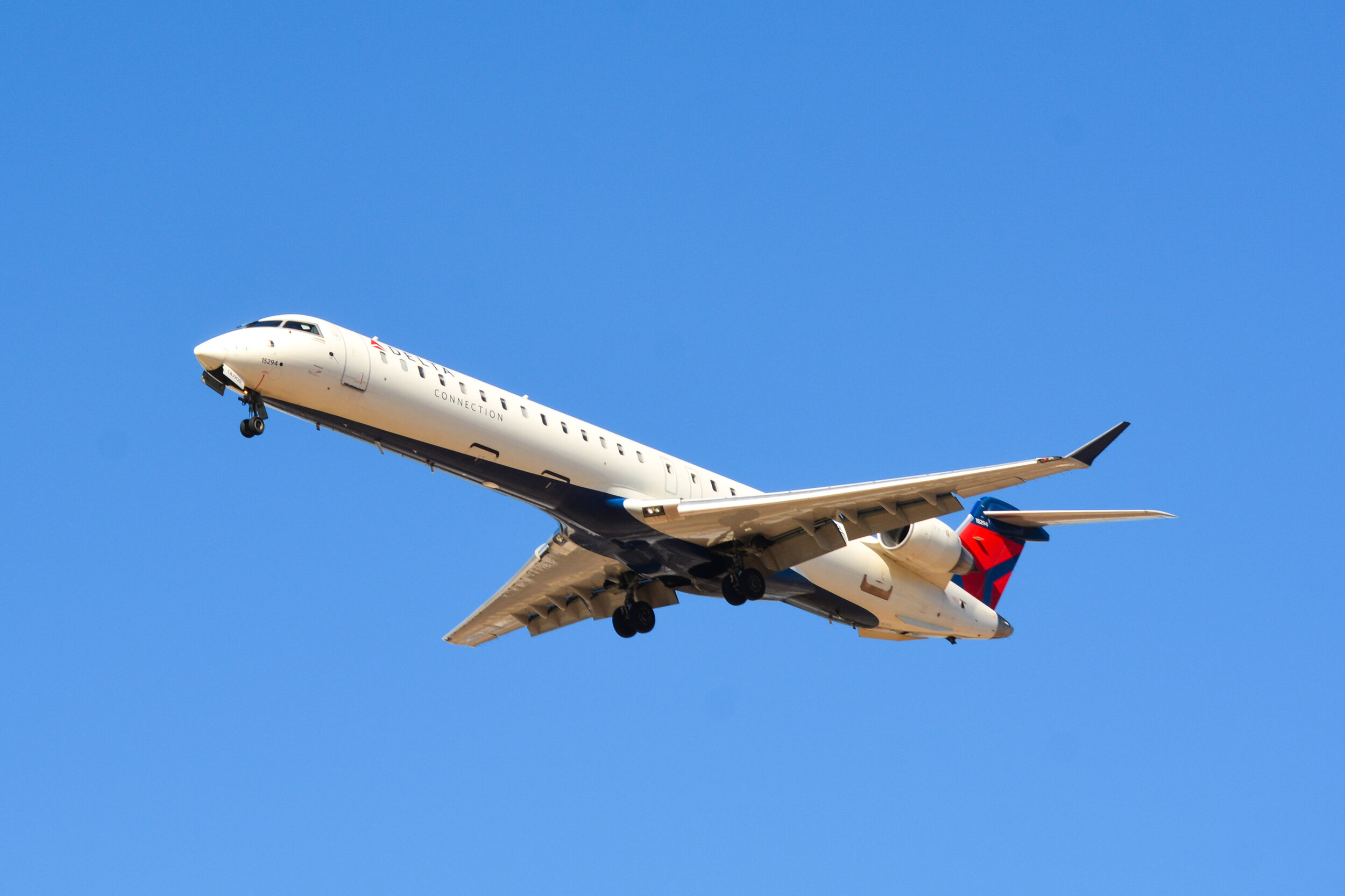 Delta Connection, Bombardier CRJ-900, Officer Wayfinder, 2500x1670 HD Desktop
