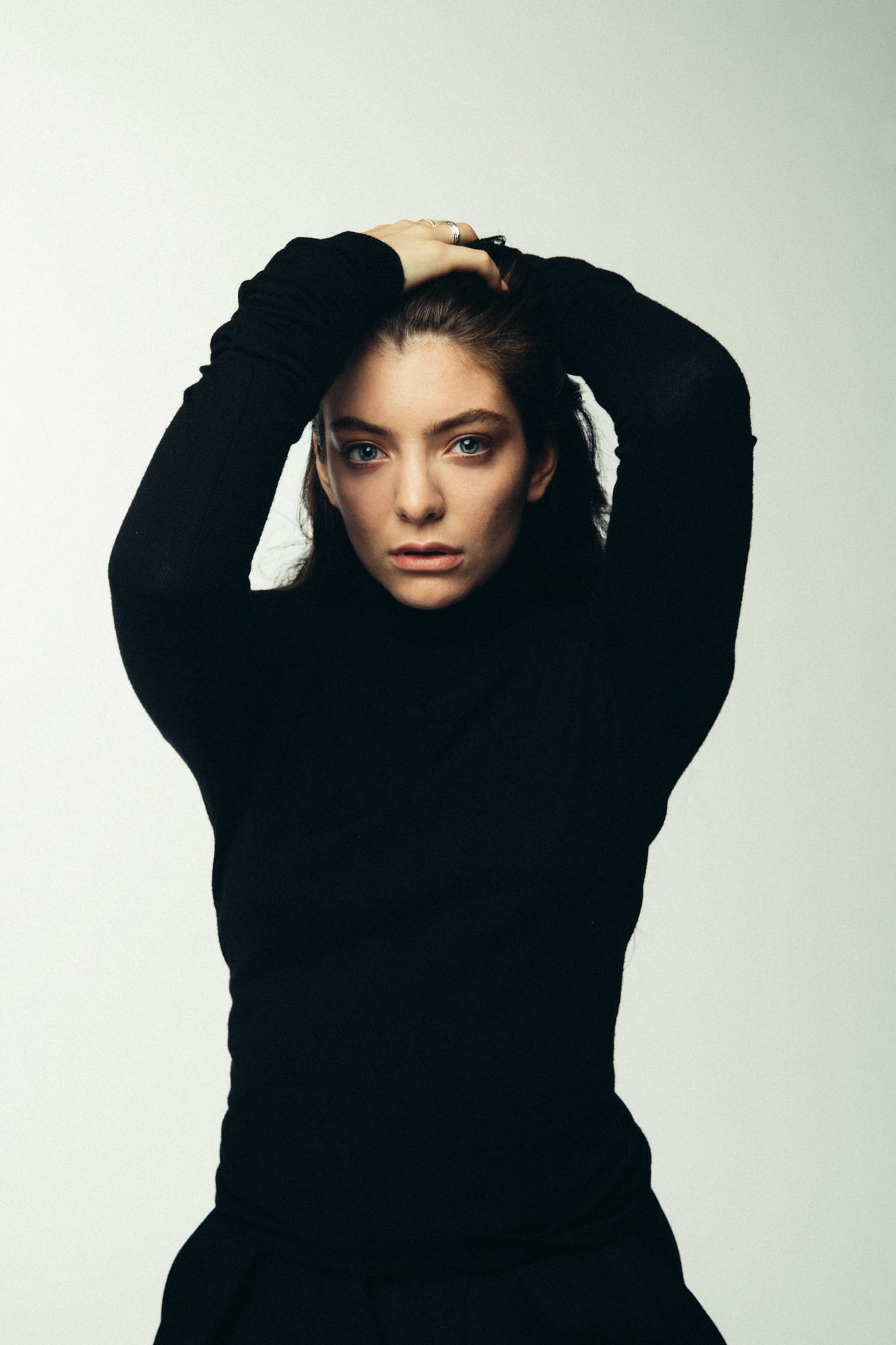 Lorde Austin Hargrave, Photographer's lens, Capturing the artist, A distinctive eye, 1340x2000 HD Phone