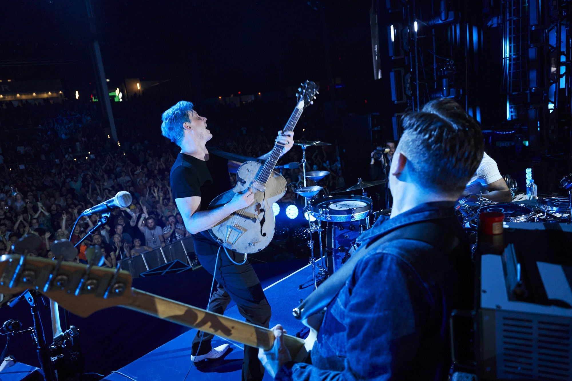 Jack White, Rock music icon, Electrifying performance, Scorching guitar, 2000x1340 HD Desktop