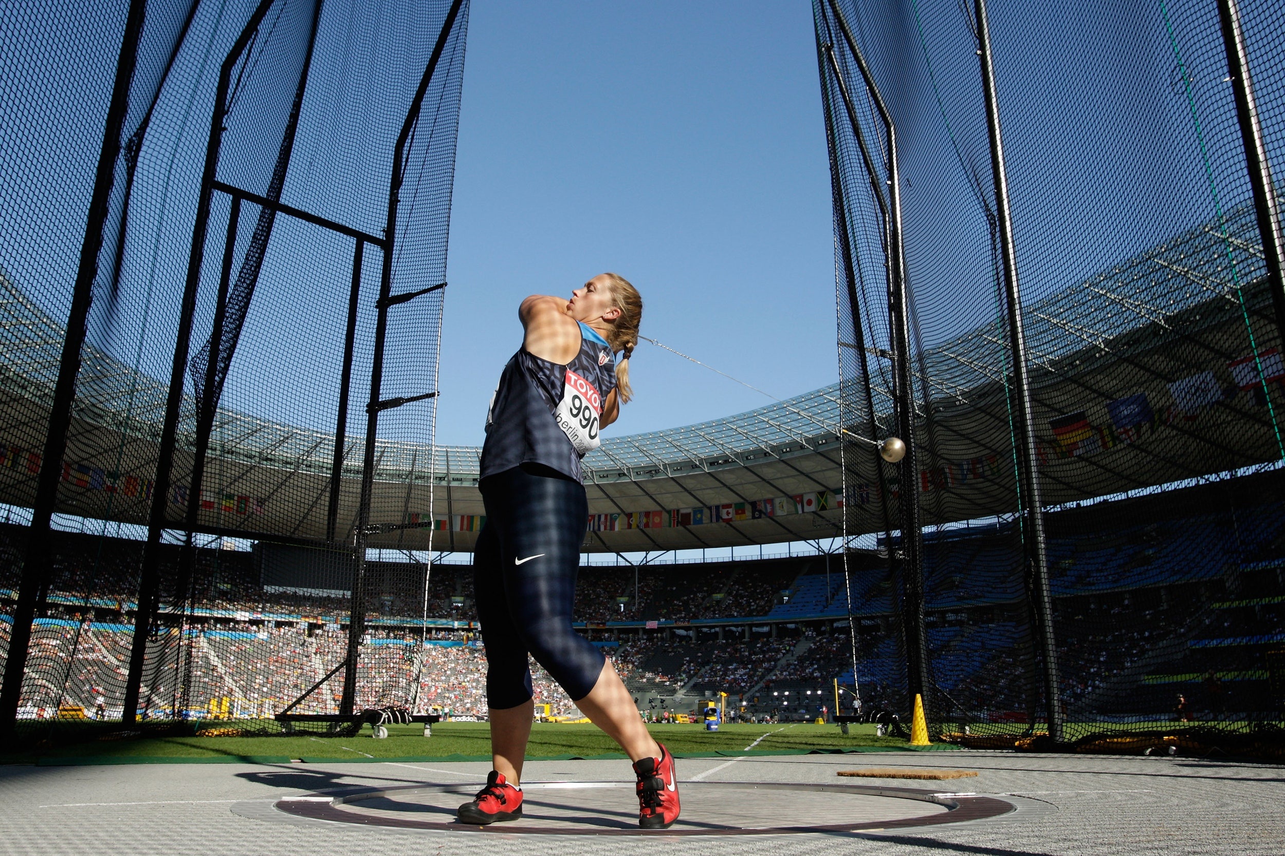 Hammer Throw, Exciting Sport, Artistic Performance, Technical Skill, 2500x1670 HD Desktop