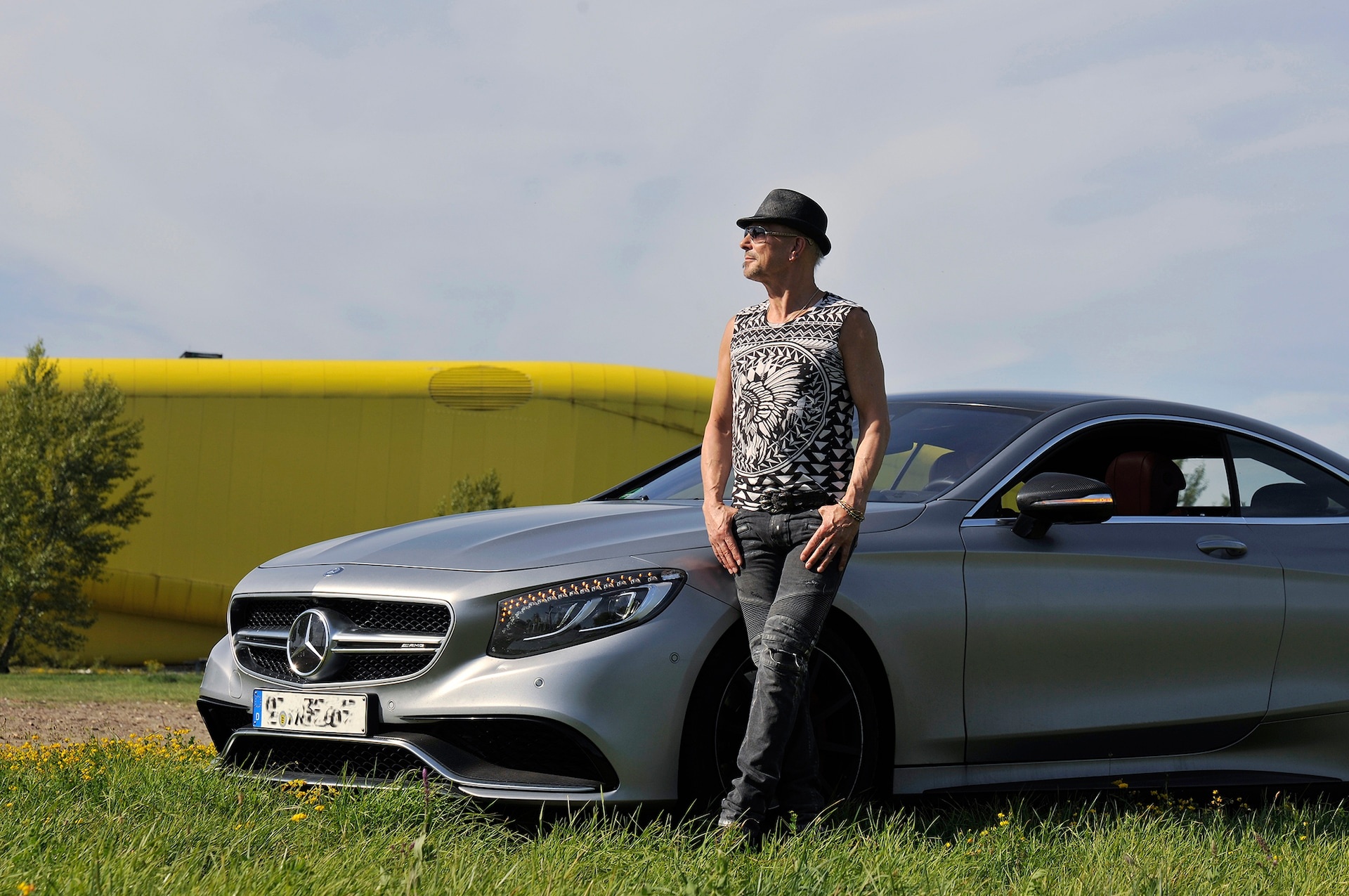 Celebrity Drive: Scorpions Guitarist Rudolf Schenker, His SLS, and a Beetle 1920x1280