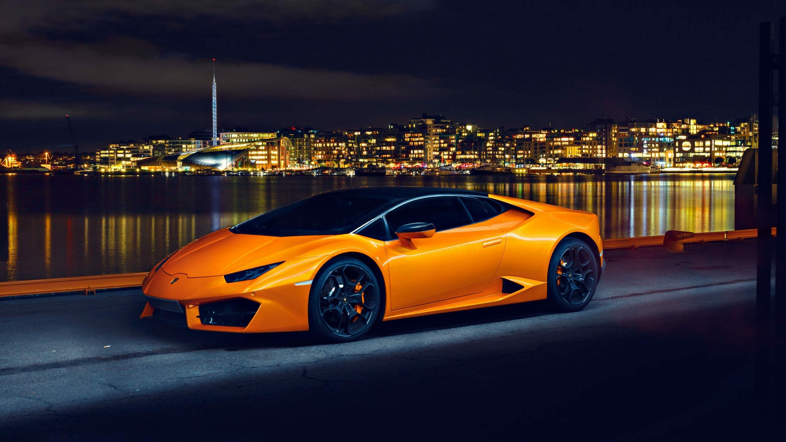 Lamborghini Auto, Iconic supercar, Unforgettable style, Automotive perfection, 2560x1440 HD Desktop