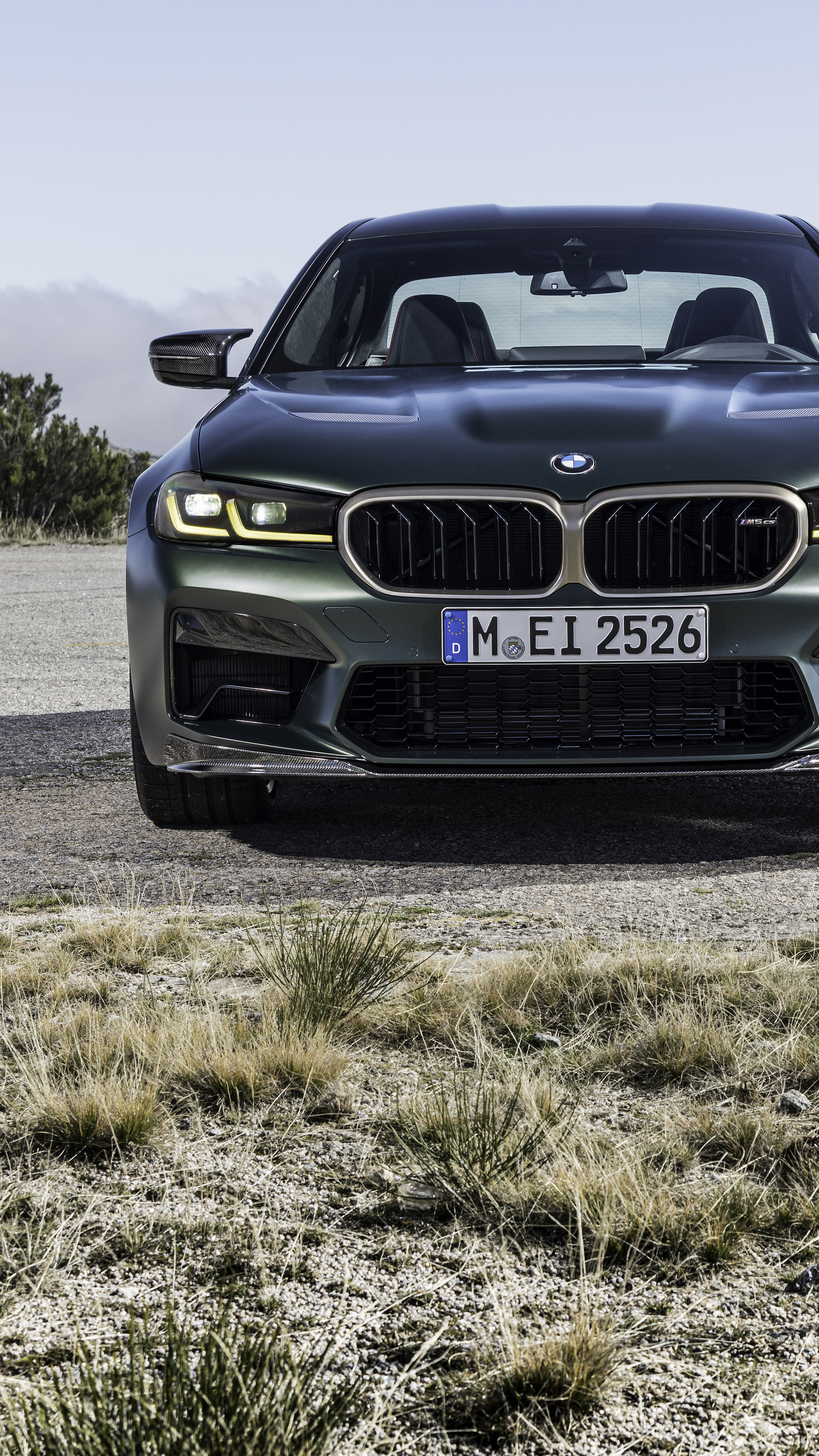 BMW M5 CS, M EI 2526, yellow daytime running lights, 4K Phone wallpaper