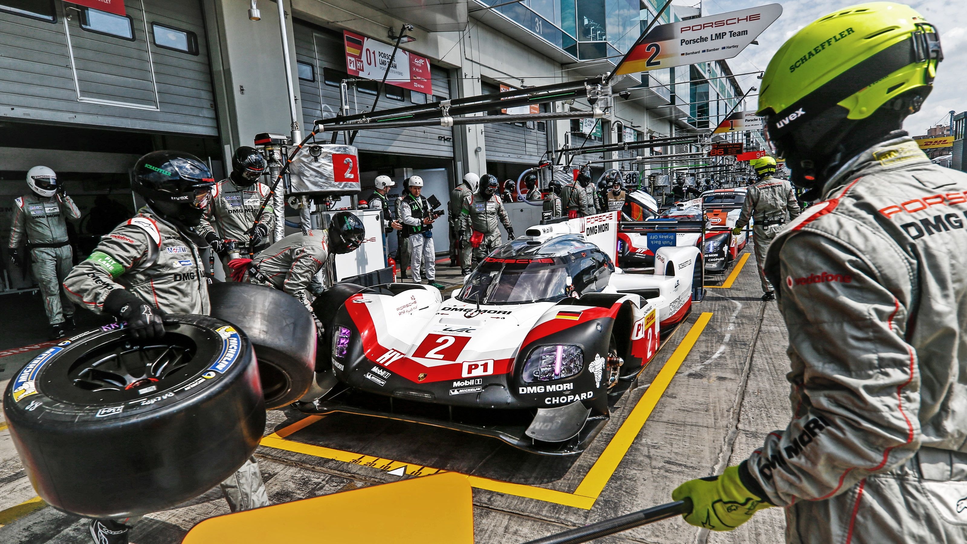 Porsche 919 Hybrid Pit Stop, Endurance Racing Wallpaper, 3200x1800 HD Desktop