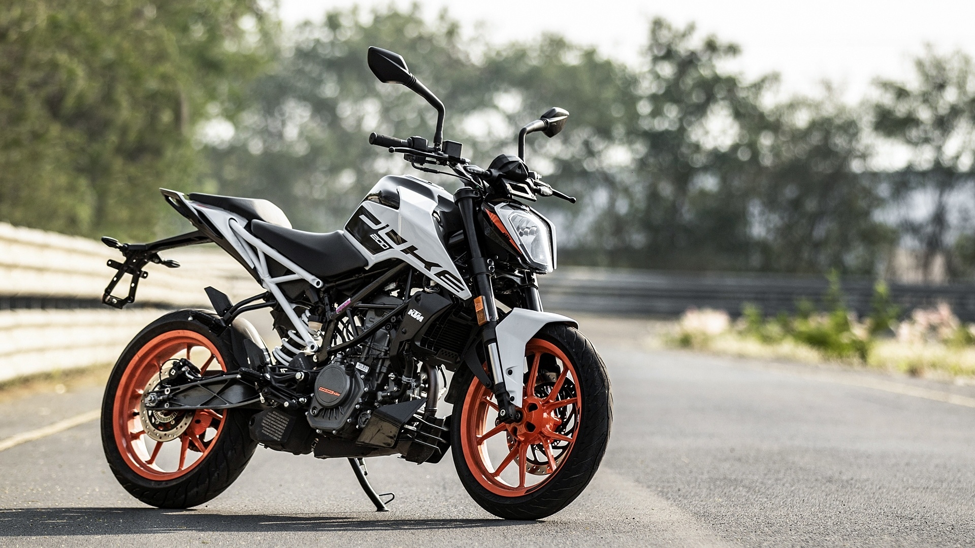 KTM 200 Duke, Ceramic white colour, India bikewale, 1920x1080 Full HD Desktop