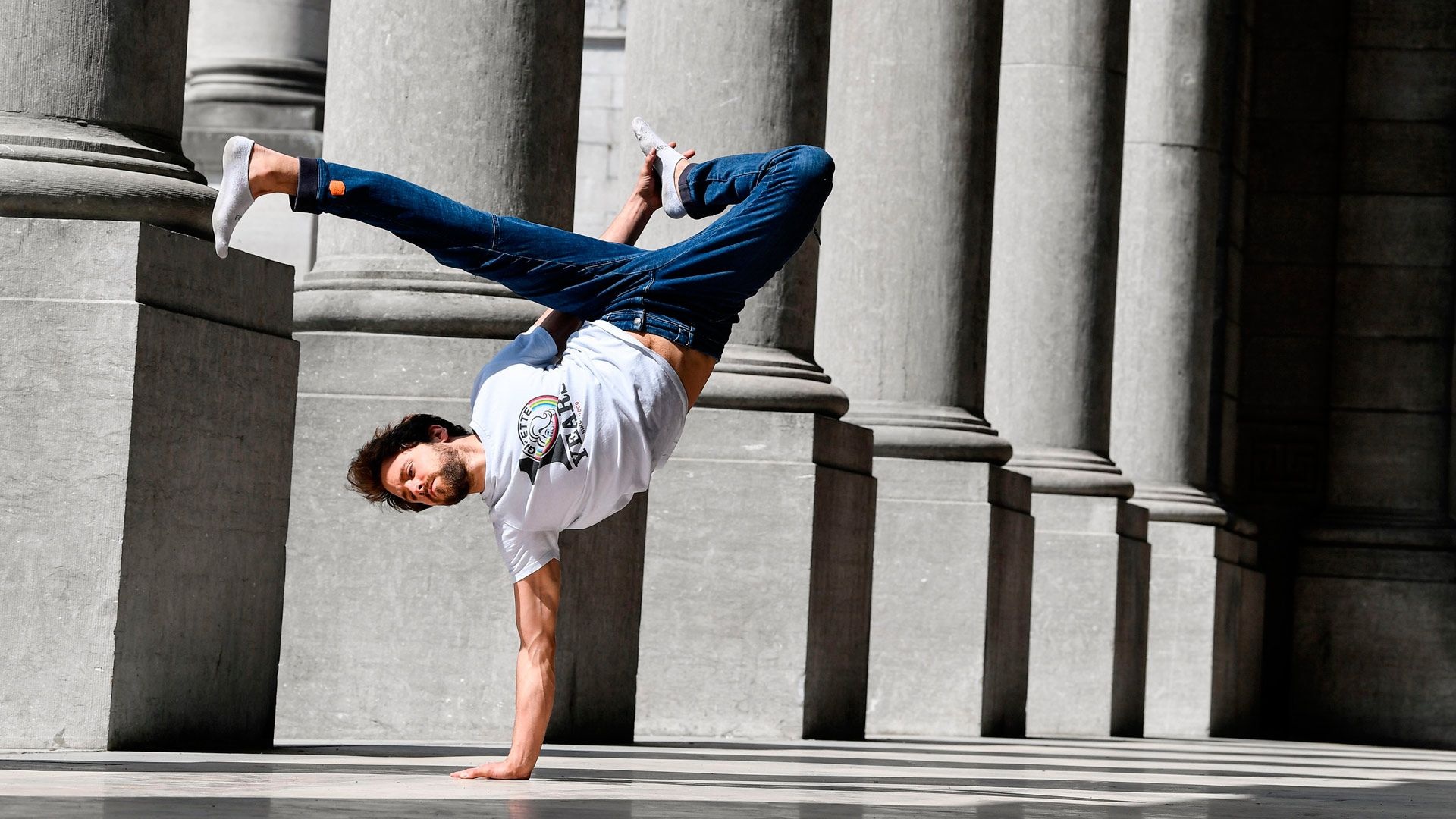 Street Dance, Energetic moves, Artistic expression, Urban culture, 1920x1080 Full HD Desktop