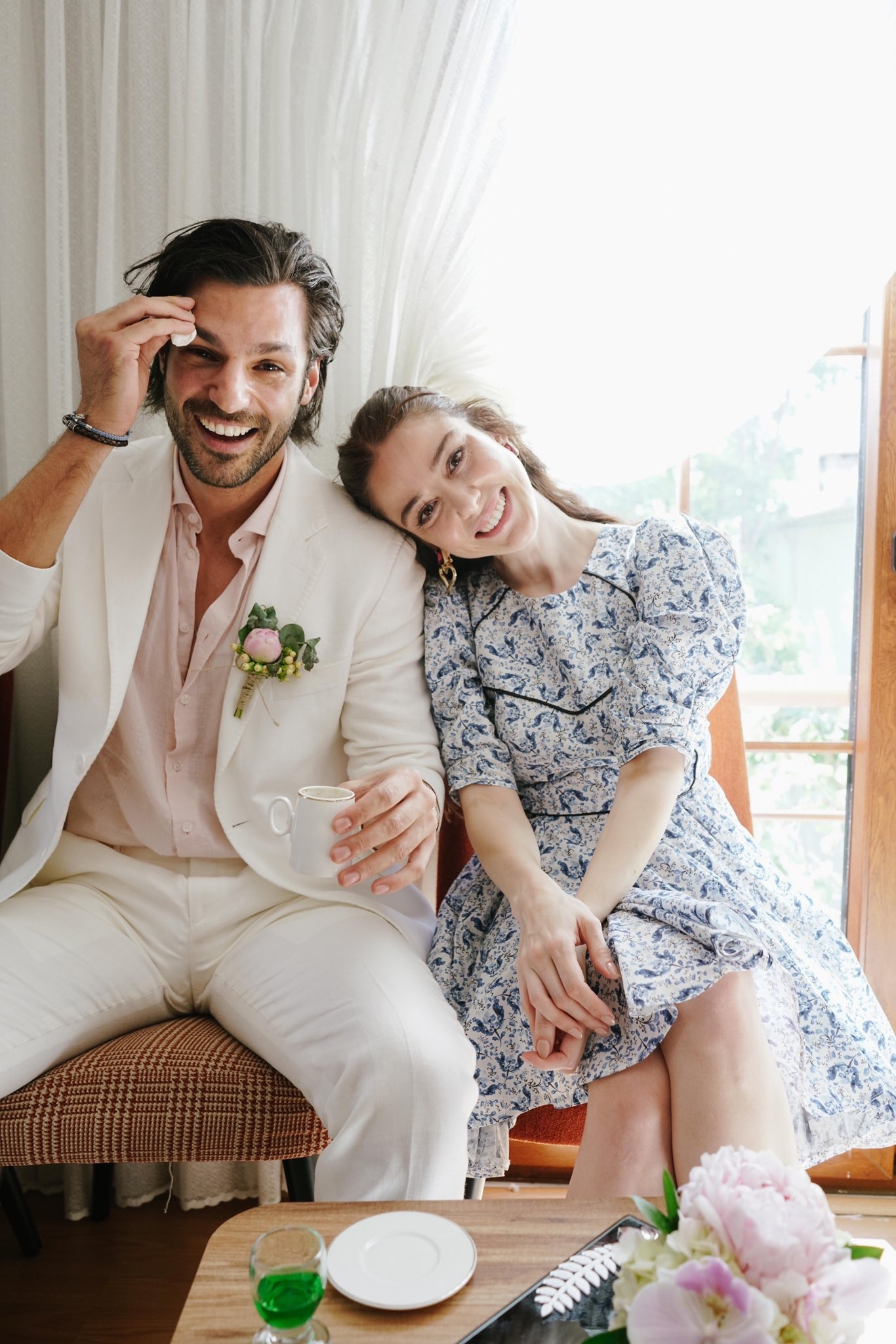 Ozge Gurel, First shots, Serkan Ayolu, Ring ceremony, 1370x2050 HD Phone