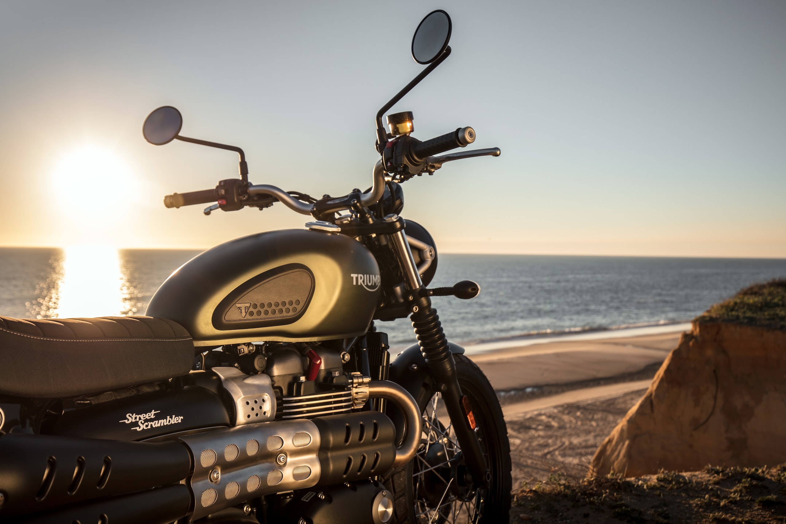 Triumph Street Scrambler, Triumph Street Cup e Street Scrambler, 2560x1710 HD Desktop