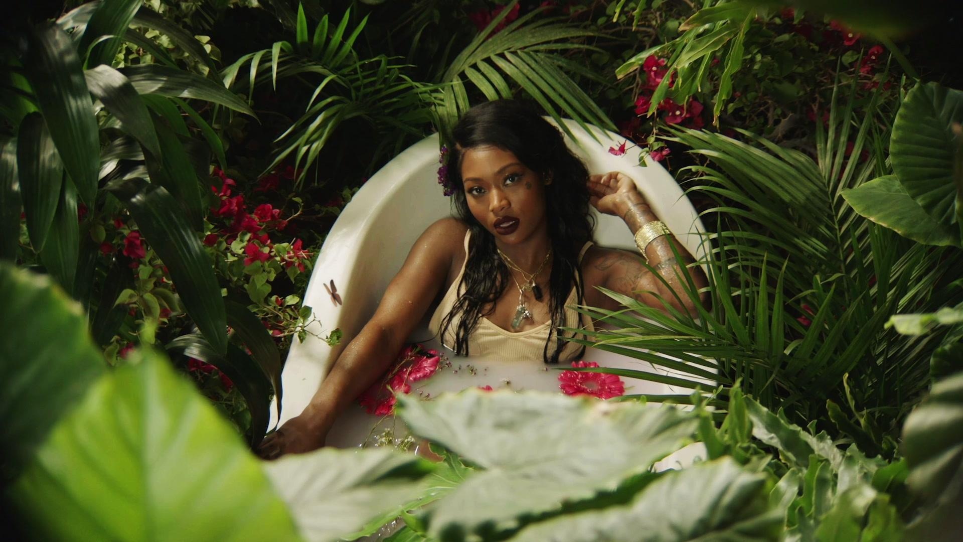Summer Walker, Captivating singer, Powerful performances, Musical artistry, 1920x1080 Full HD Desktop
