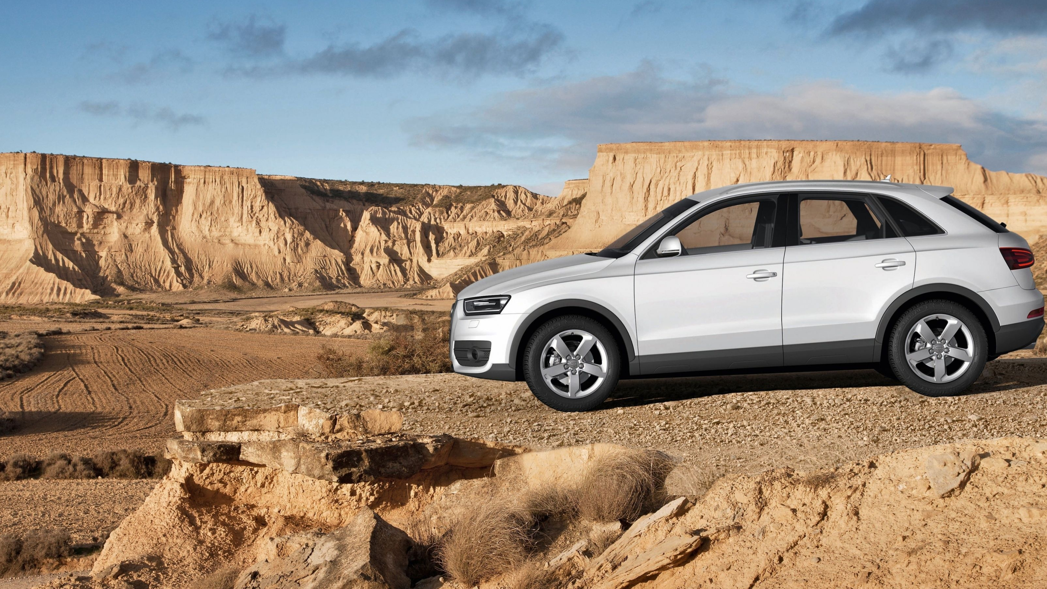 Audi Q3, Luxury compact SUV, Sleek design, Advanced features, 3560x2000 HD Desktop