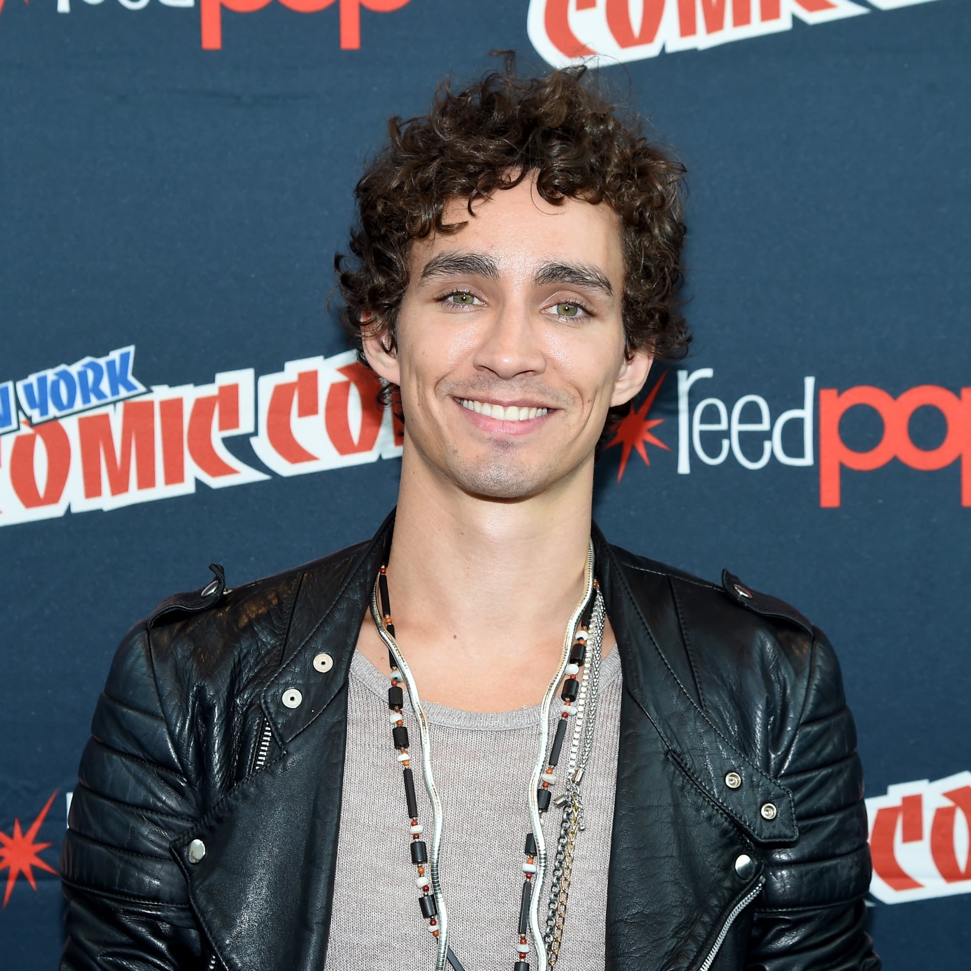 Robert Sheehan net worth, Personal life, Love life, Otakukart, 1990x1990 HD Phone