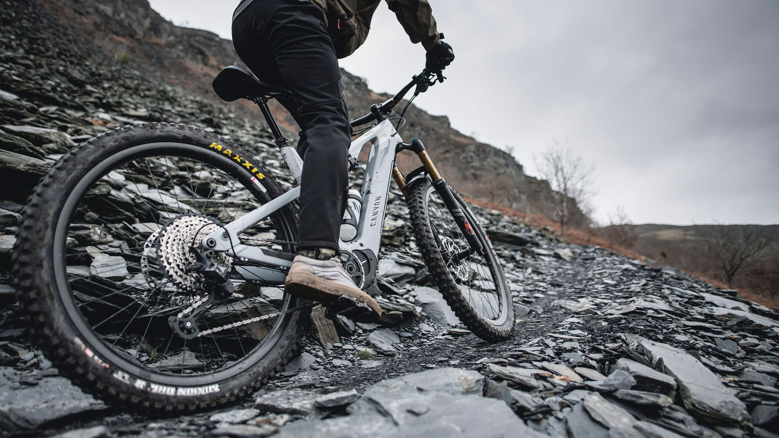 Canyon Bikes, GMC collaboration, Mountain bike edition, Off-road performance, 2560x1440 HD Desktop