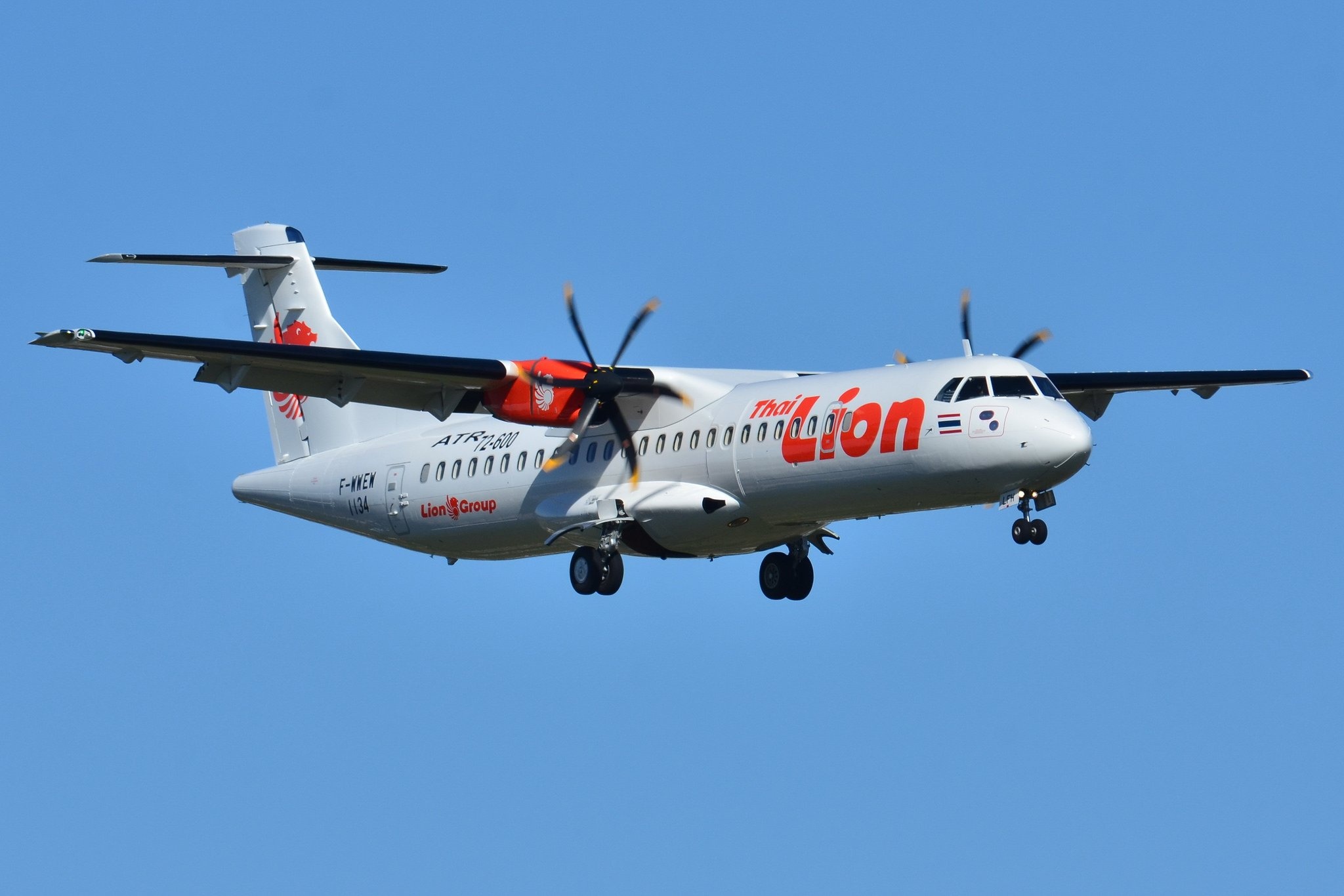 ATR 72, Airliner Airplane Plane Transport, Wallpaper, 2050x1370 HD Desktop