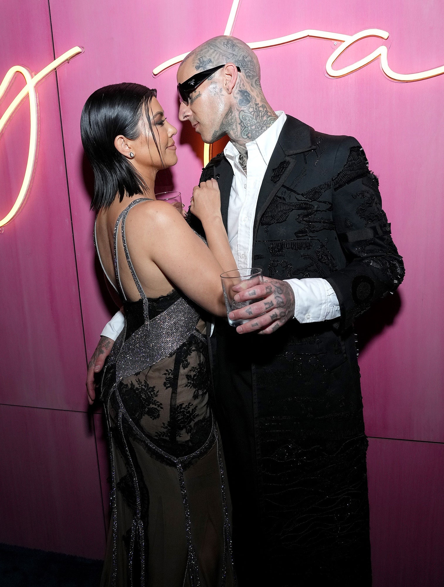 Travis Barker, Celebrity wedding tradition, After awards show, Las Vegas, 1520x2000 HD Phone