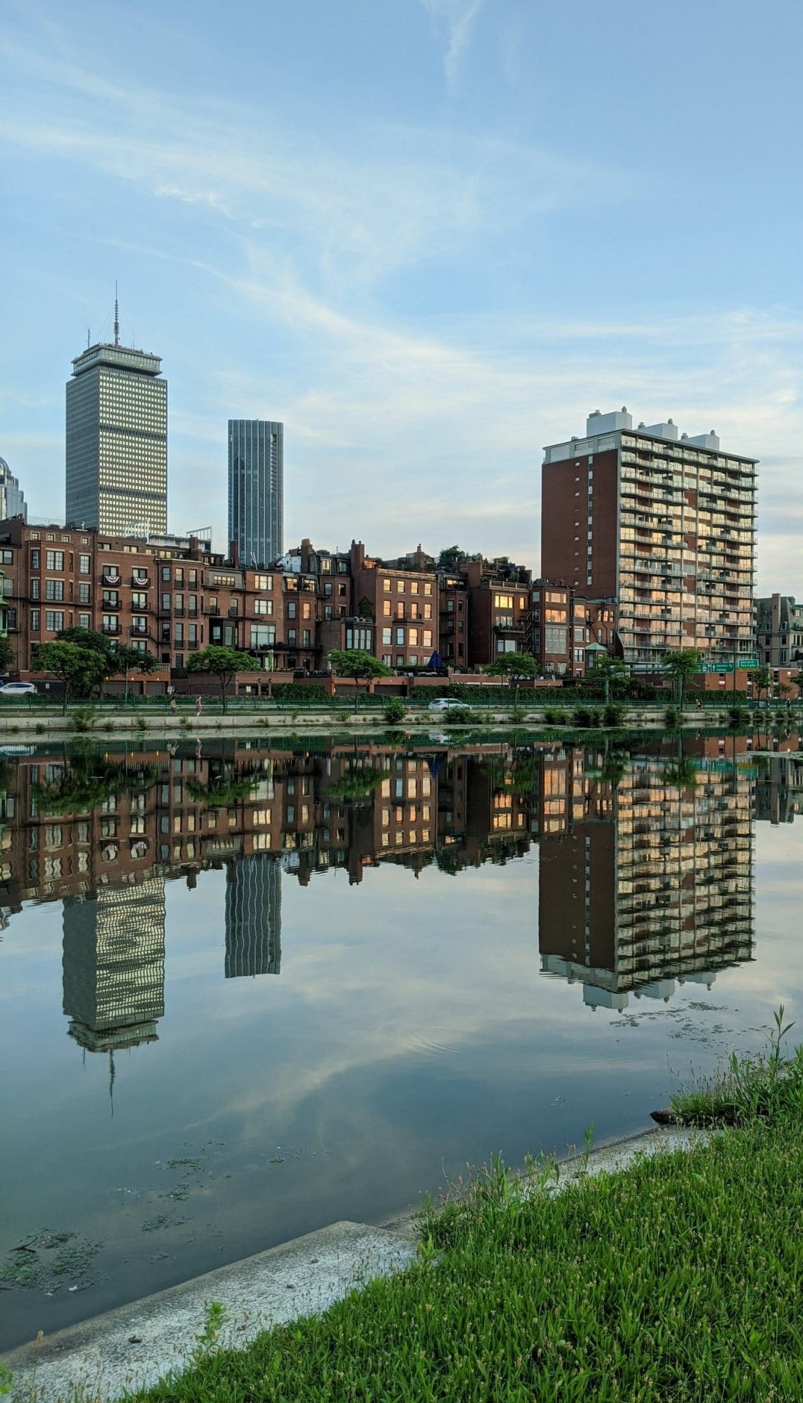 Charles River Esplanade, Boston Skyline Wallpaper, 1180x2050 HD Phone