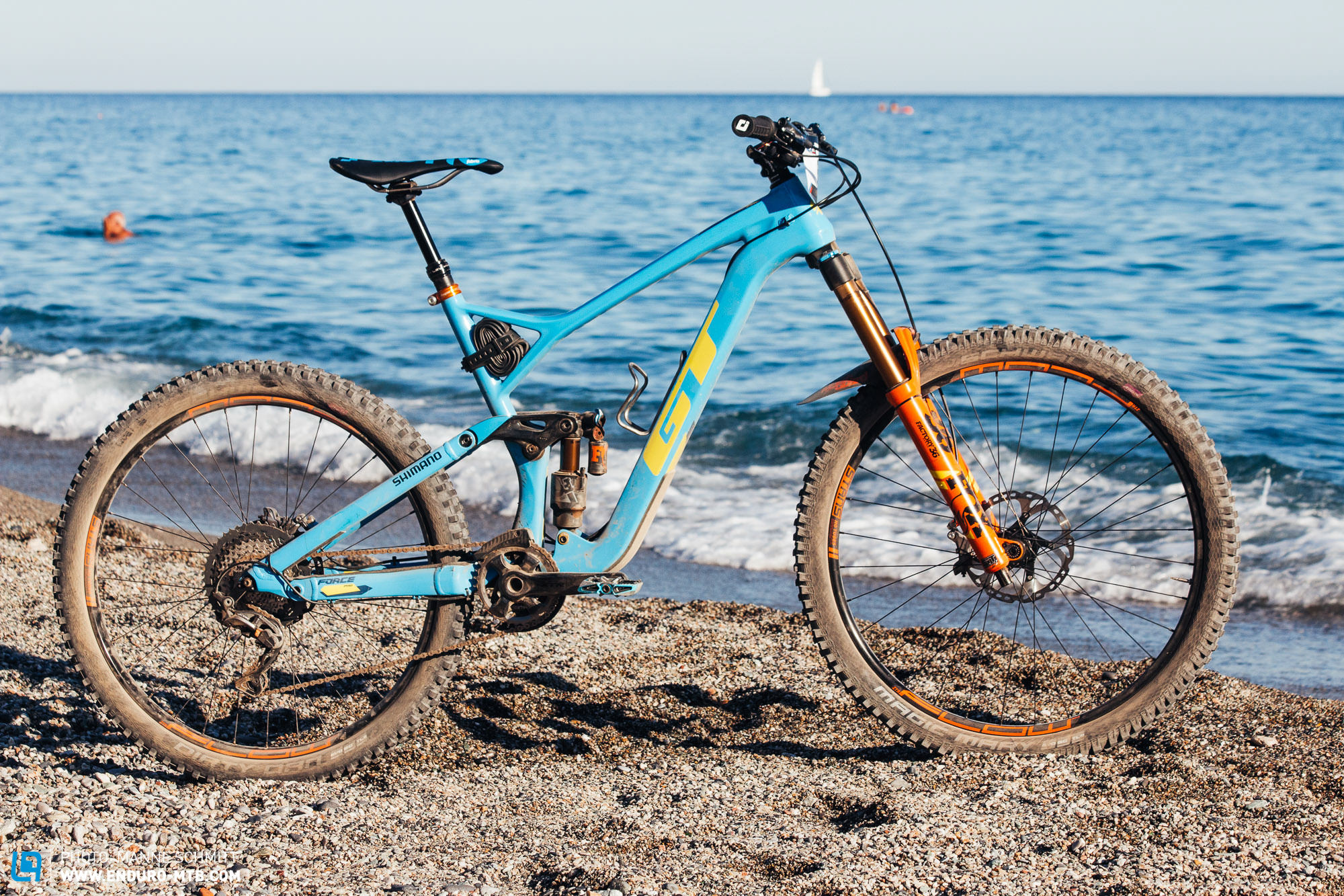 Force Carbon Pro, GT Bikes Wallpaper, 2000x1340 HD Desktop