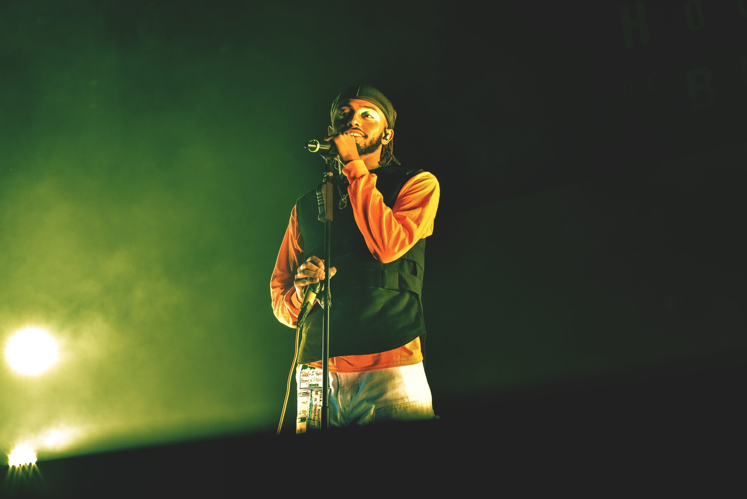 Amine (Rapper), Energetic performances, Musical versatility, Captivating charisma, 2560x1710 HD Desktop