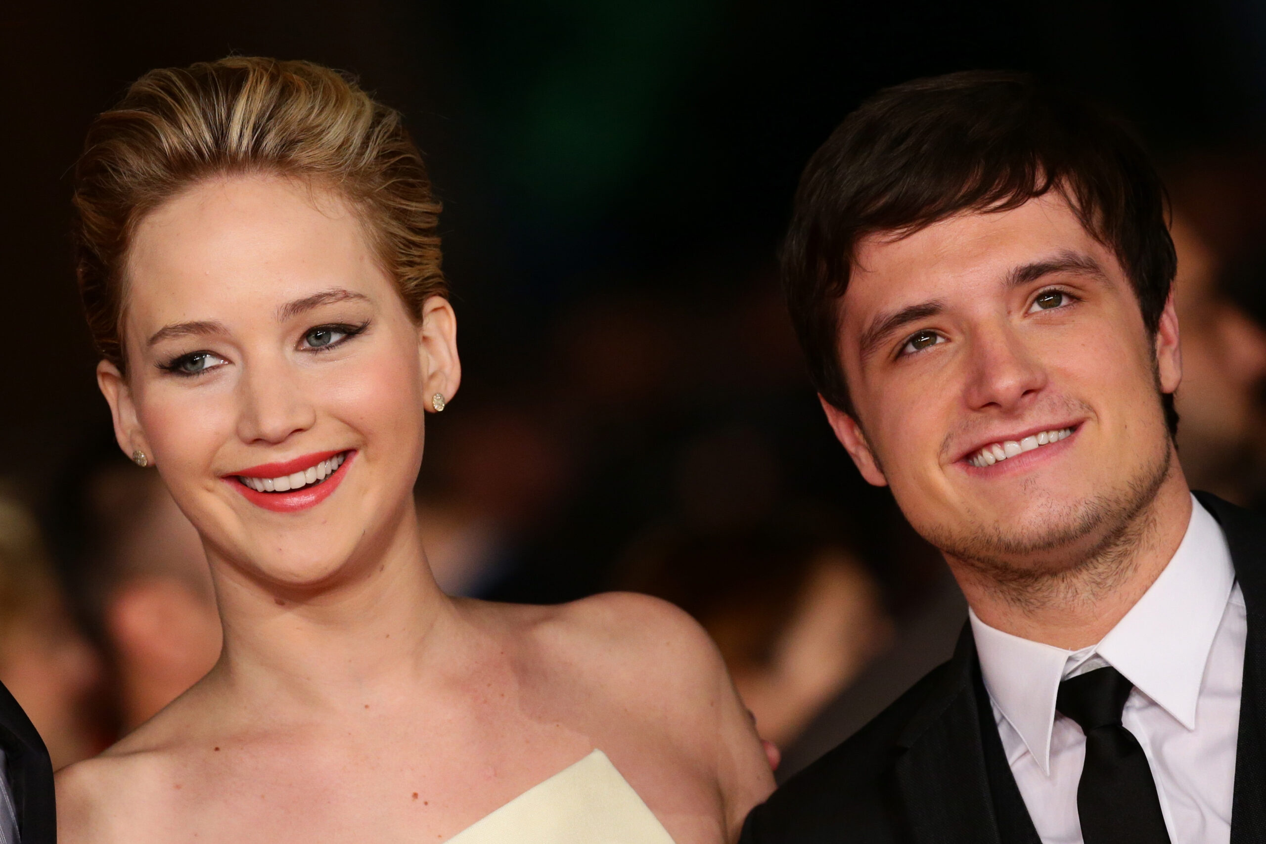 Josh Hutcherson, Jennifer Lawrence, Befriended, Stars, 2560x1710 HD Desktop
