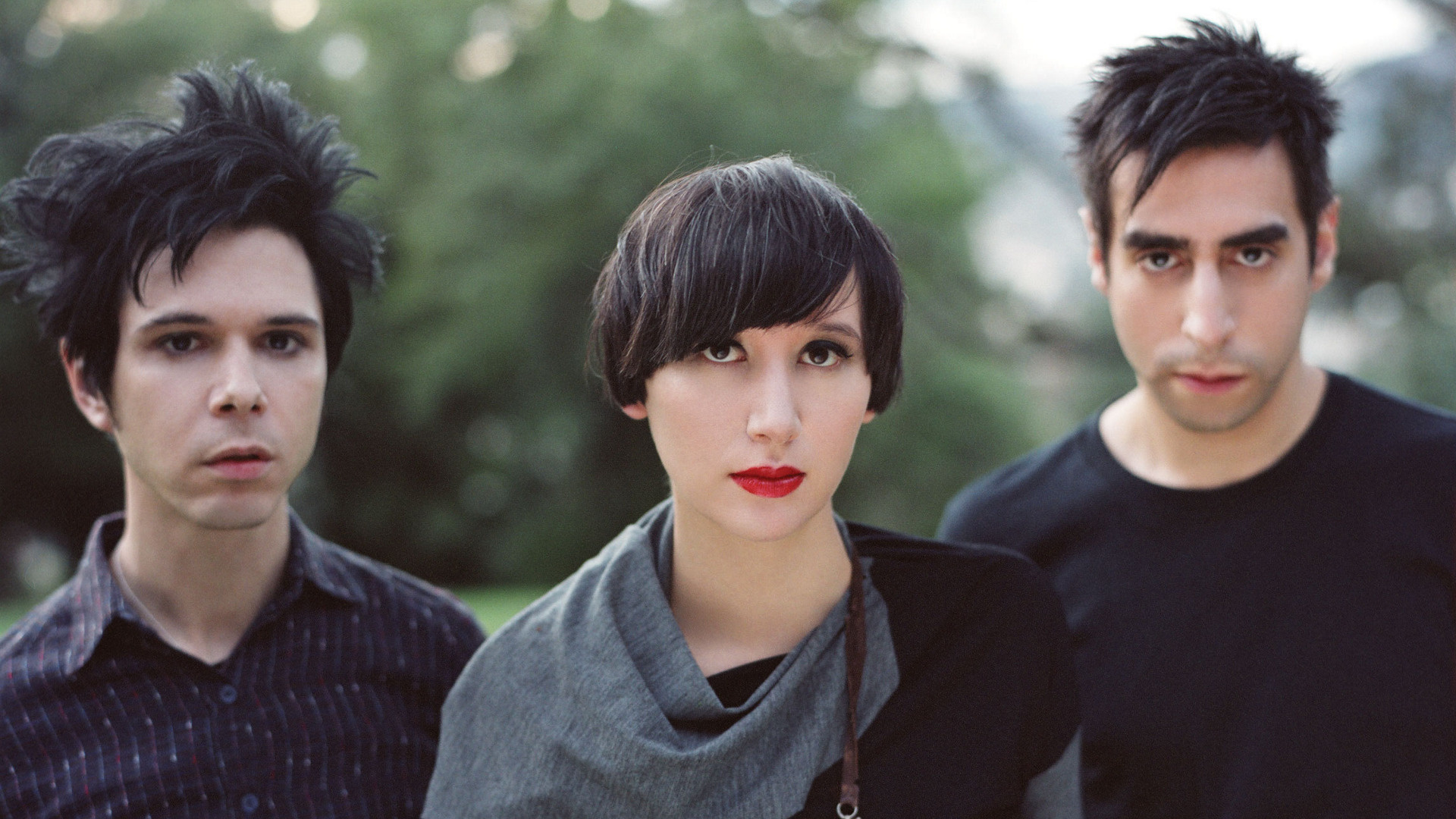 Yeah Yeah Yeahs, Unique soundscapes, Experimental music, Dynamic stage theatrics, 1920x1080 Full HD Desktop