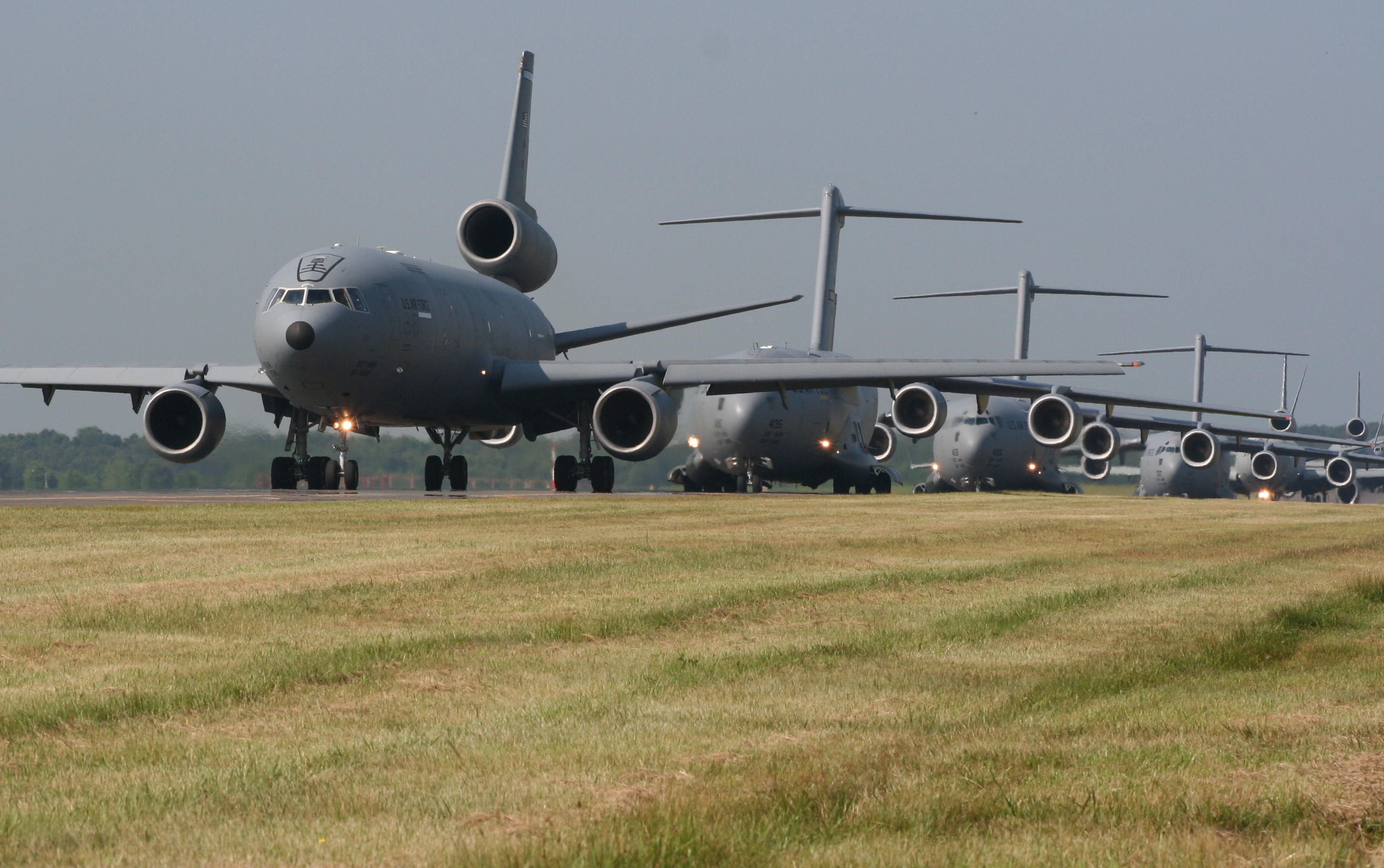 Aircraft C-17 Globemaster, KC-10 Extender, Military aircraft, High-quality wallpaper, 2840x1780 HD Desktop