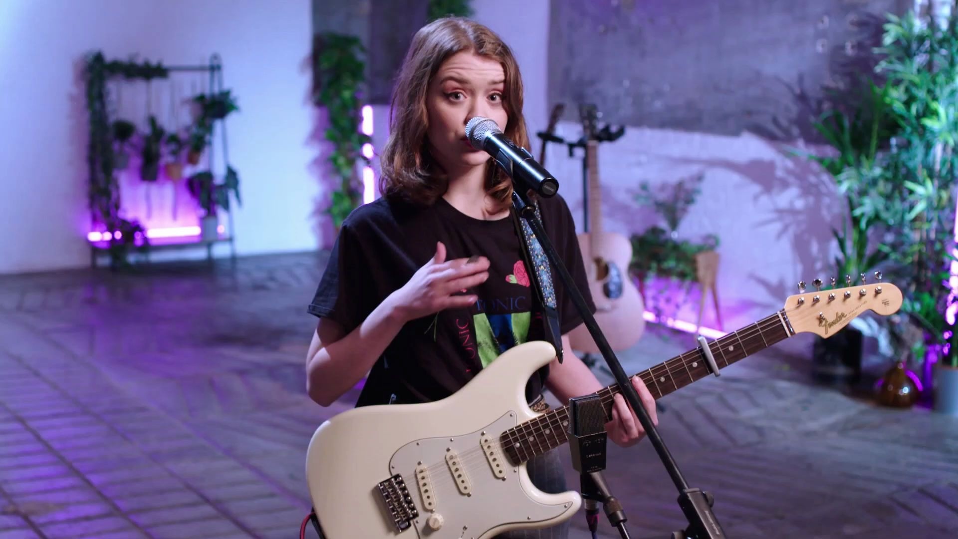 Maisie Peters, Stay young box fresh, Performance at Bilibili festival, 1920x1080 Full HD Desktop